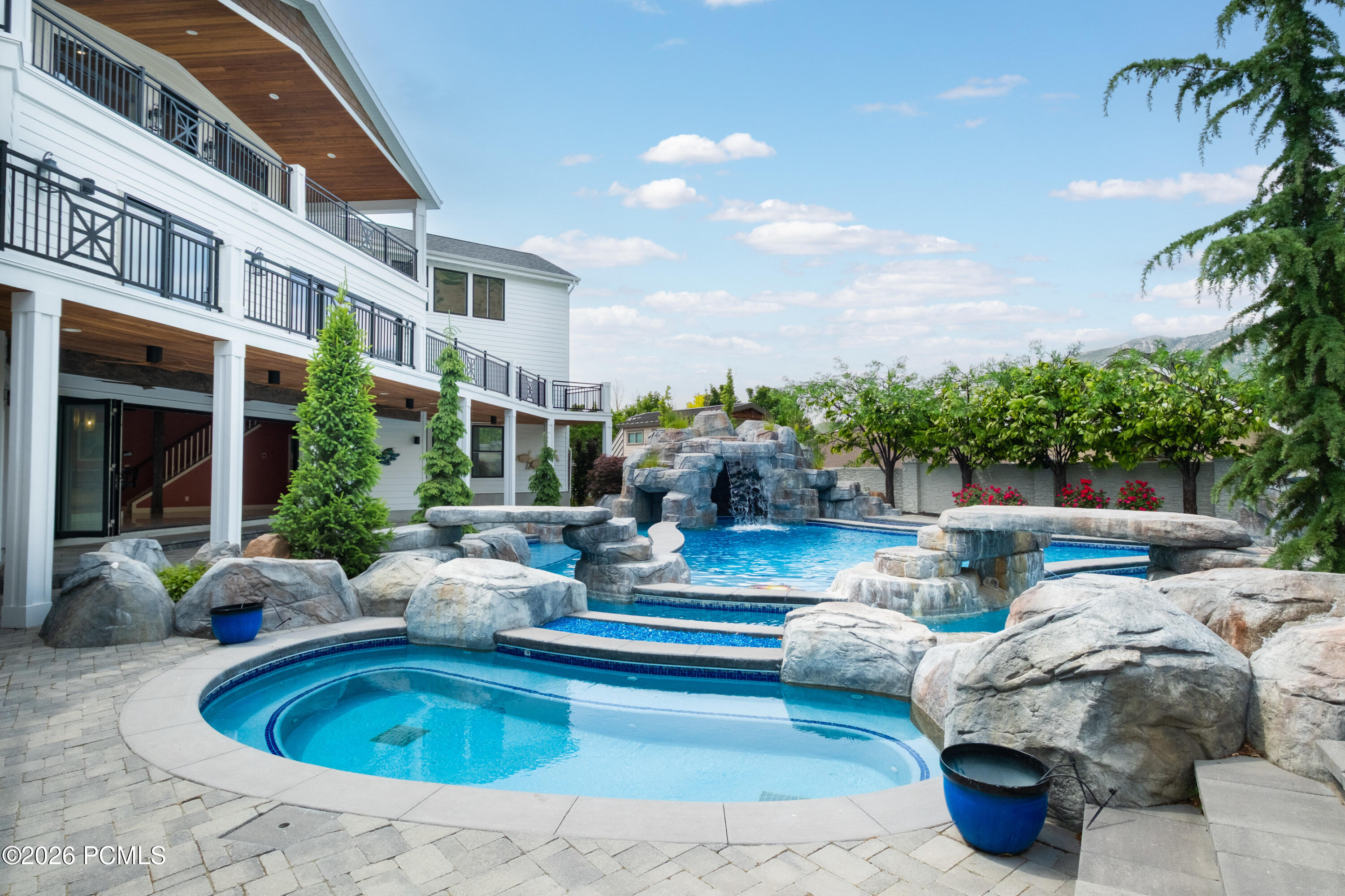 1263 E Chapman Court