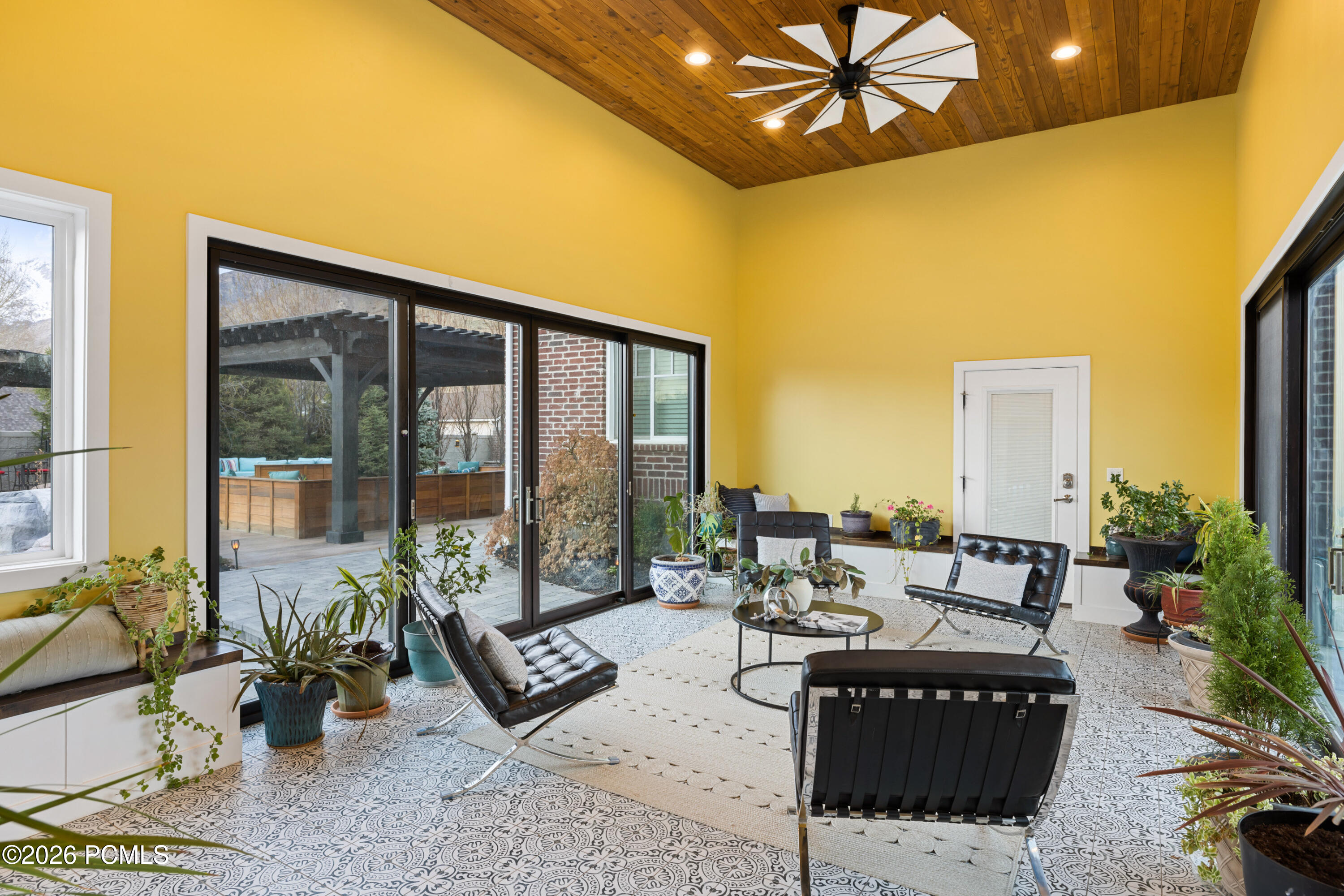 1263 E Chapman Court