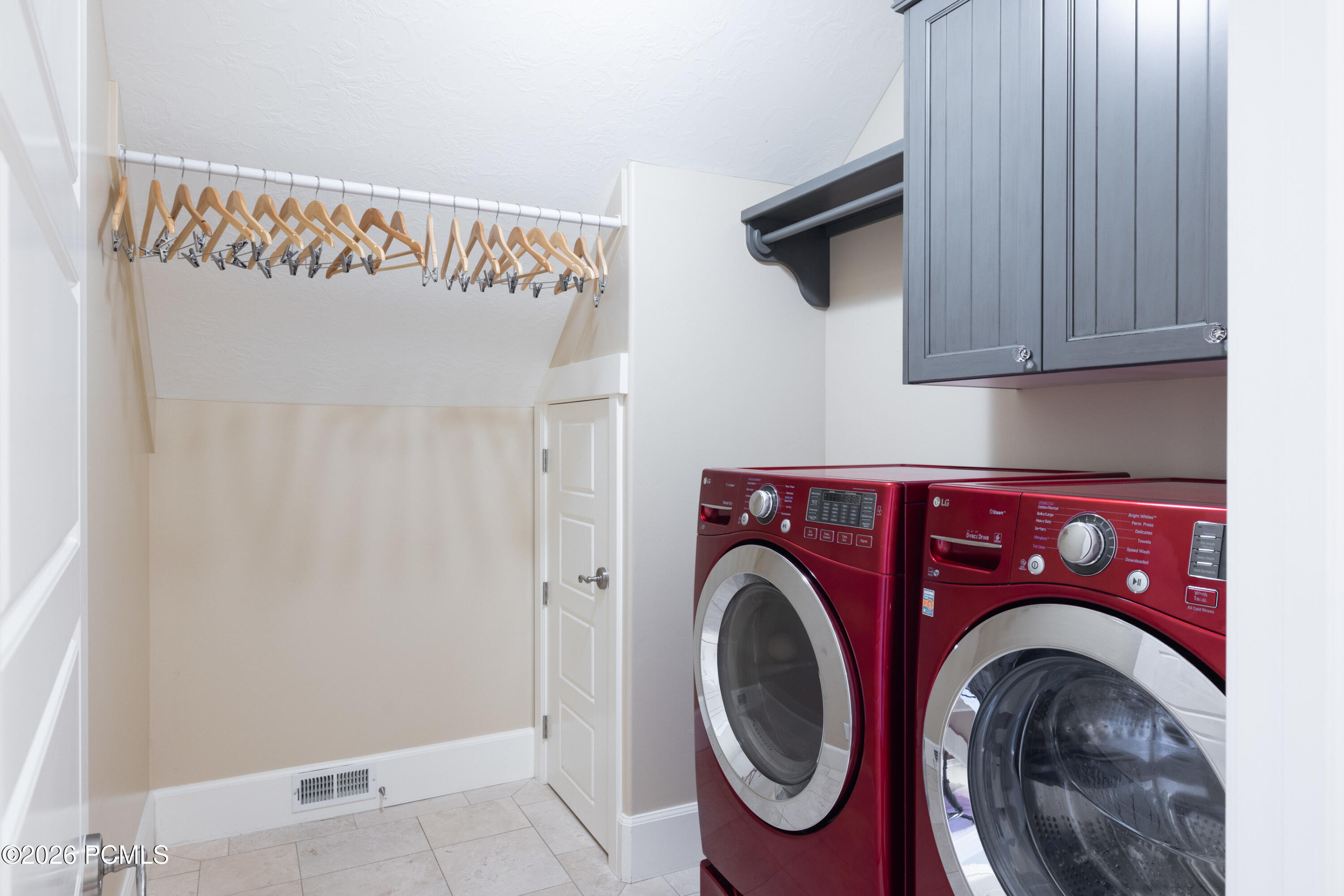 1263 E Chapman Court