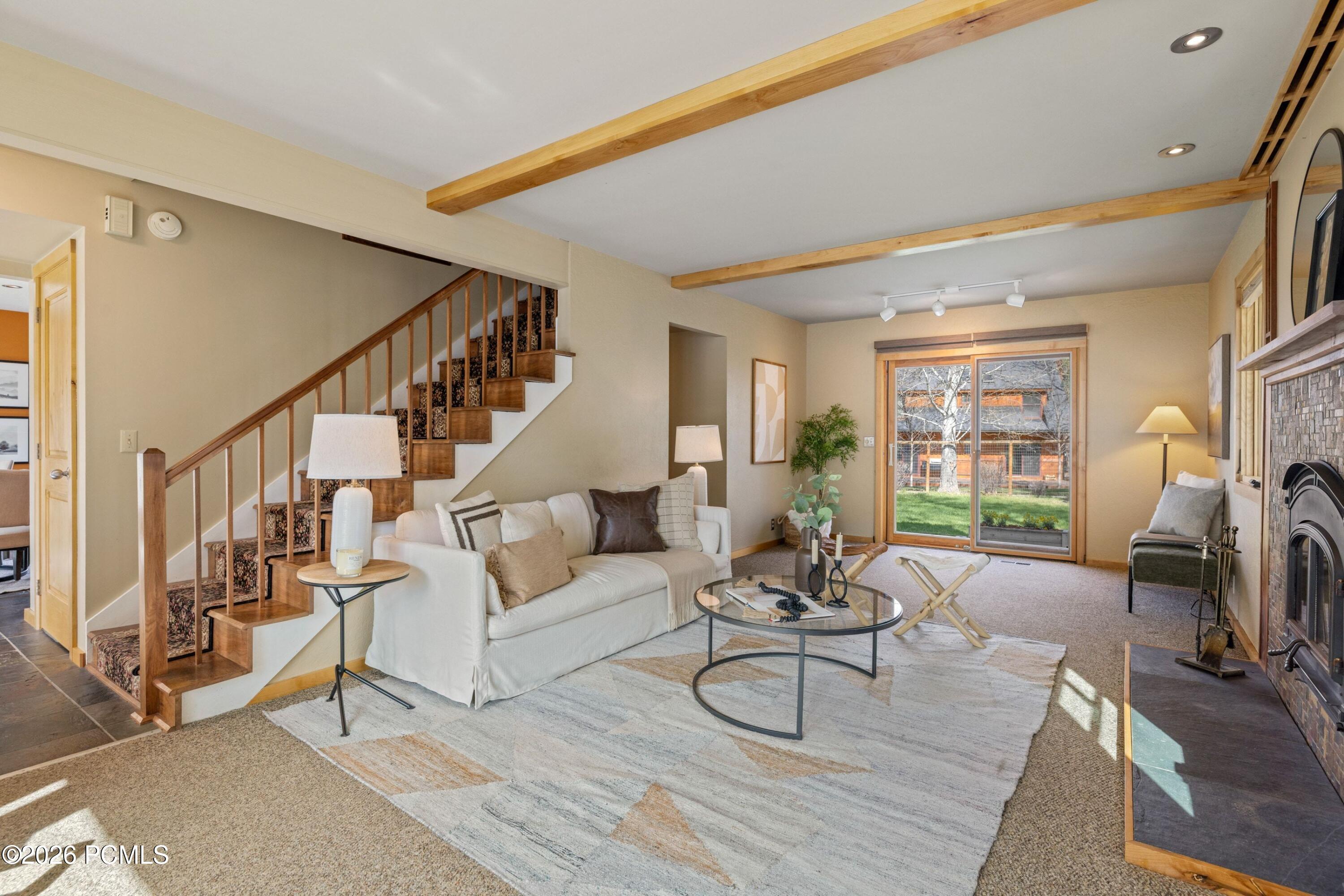 2554 Little Kate Road