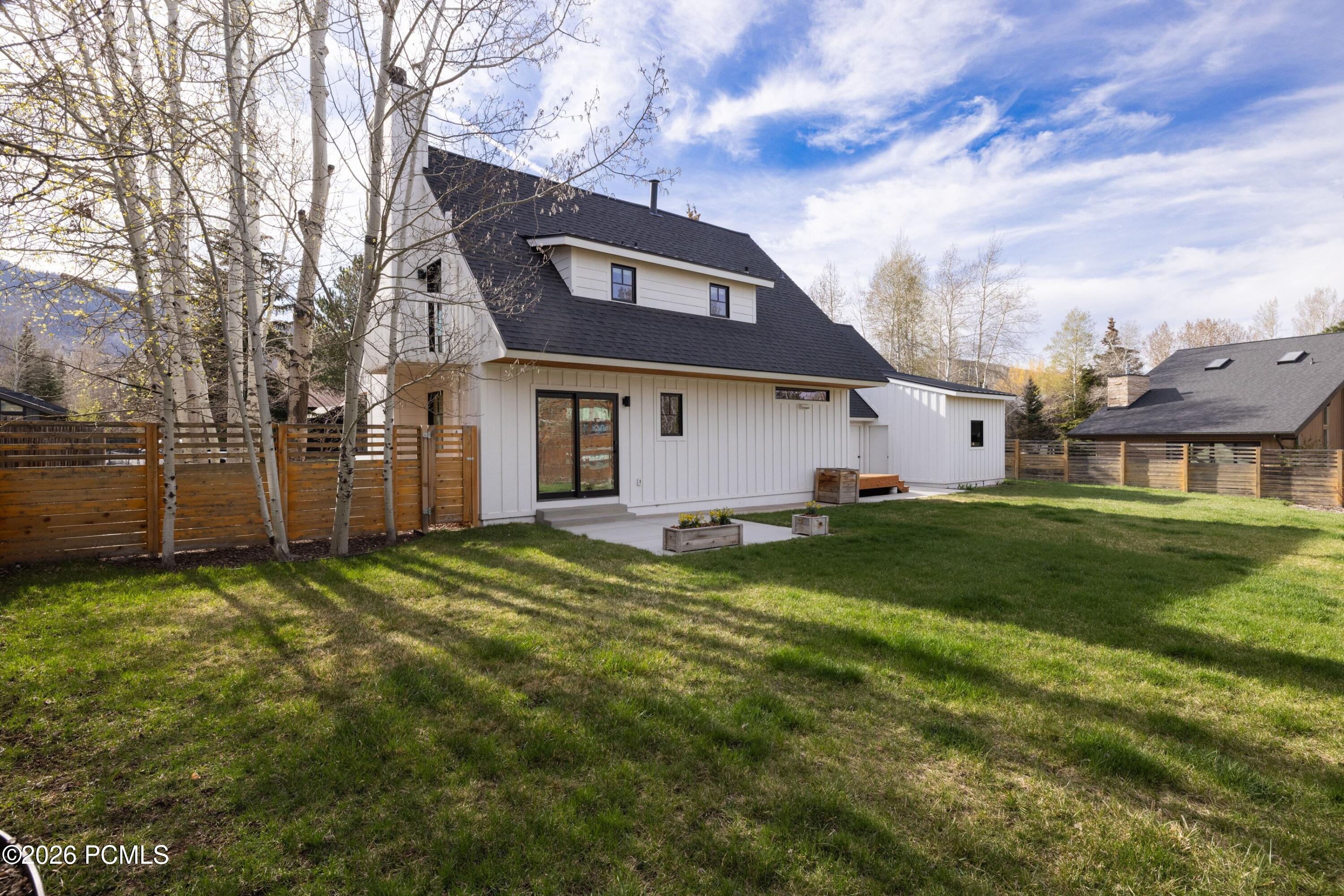 2554 Little Kate Road