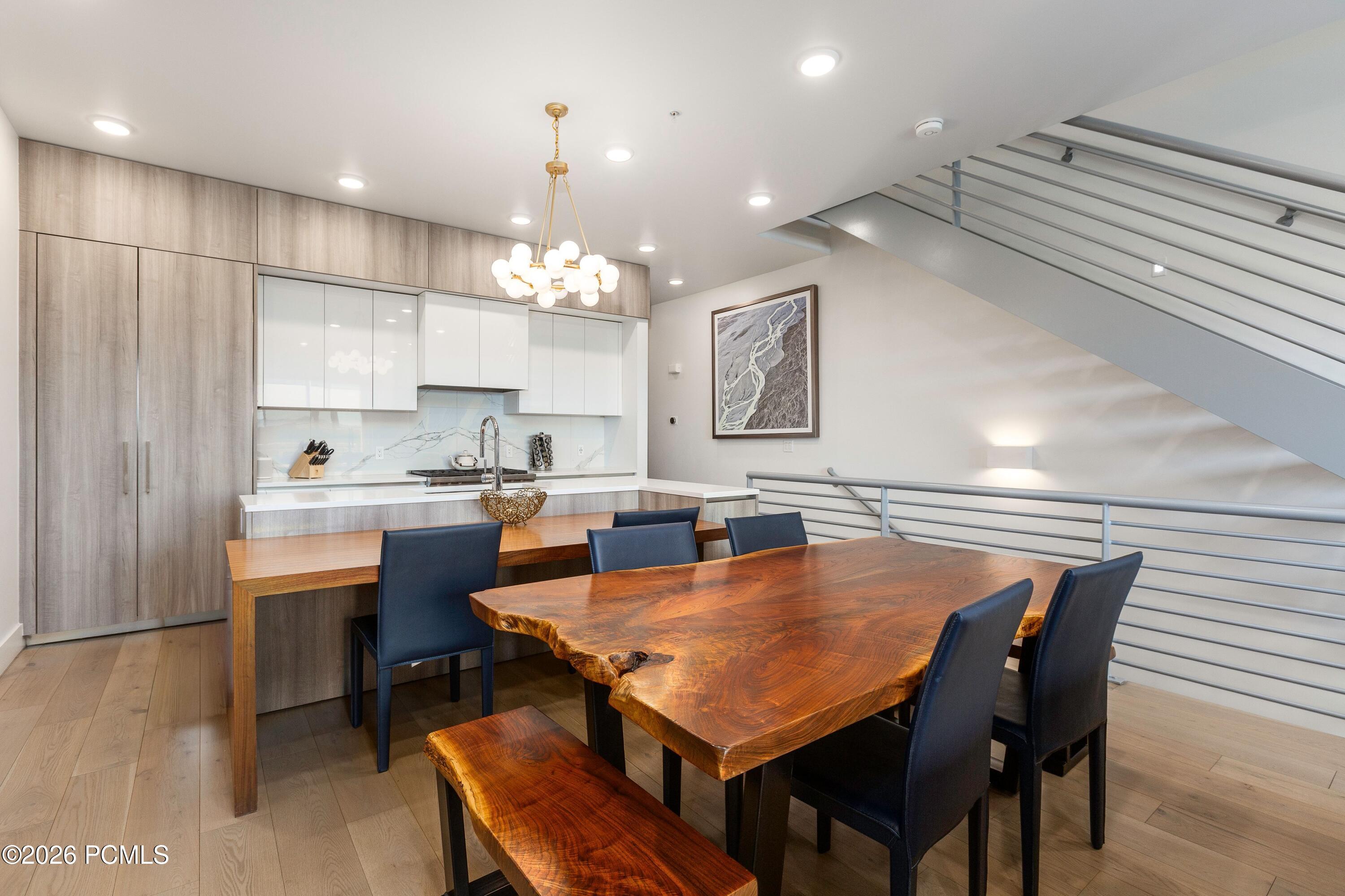 2752 W High Mountain Road 902