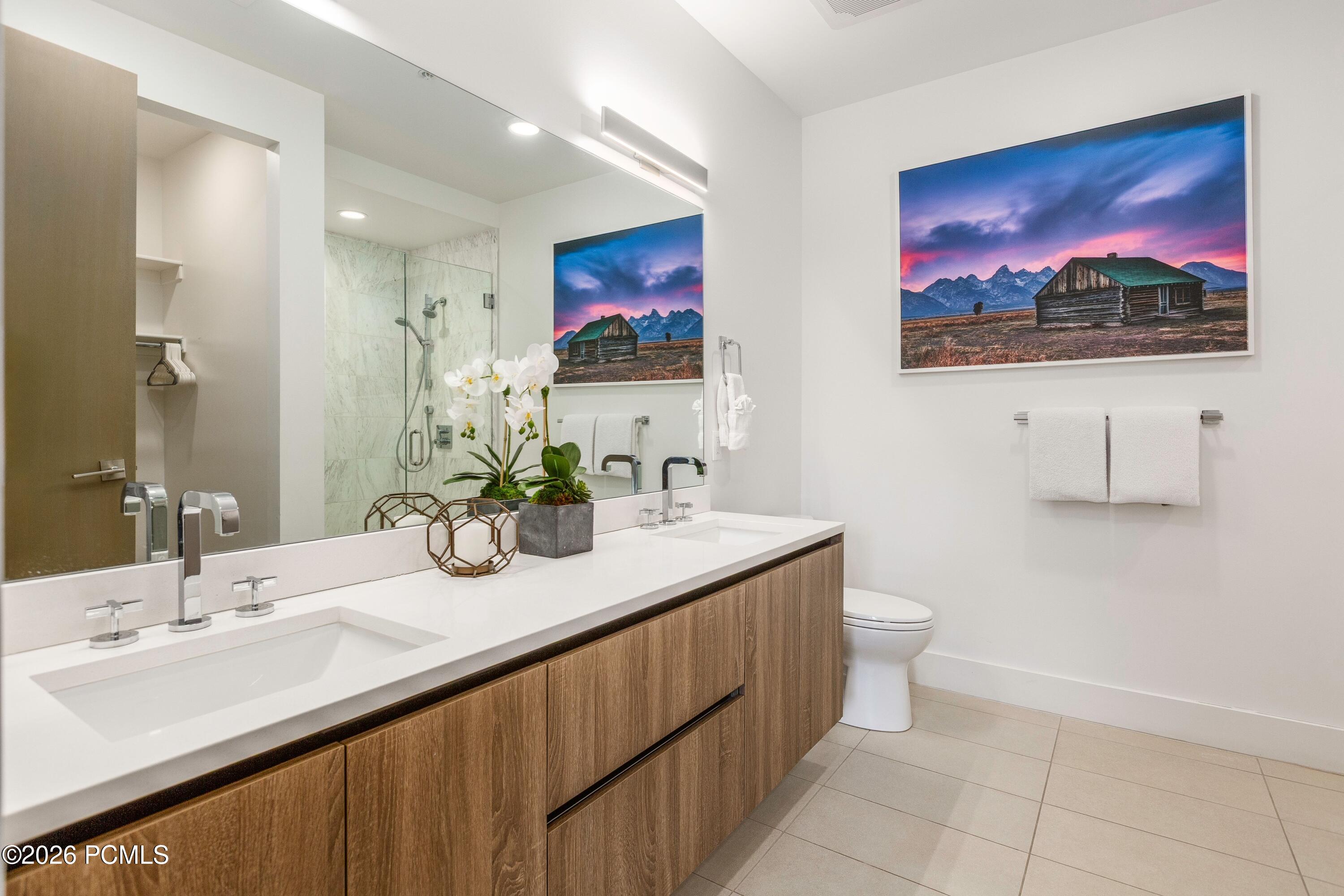 2752 W High Mountain Road 902