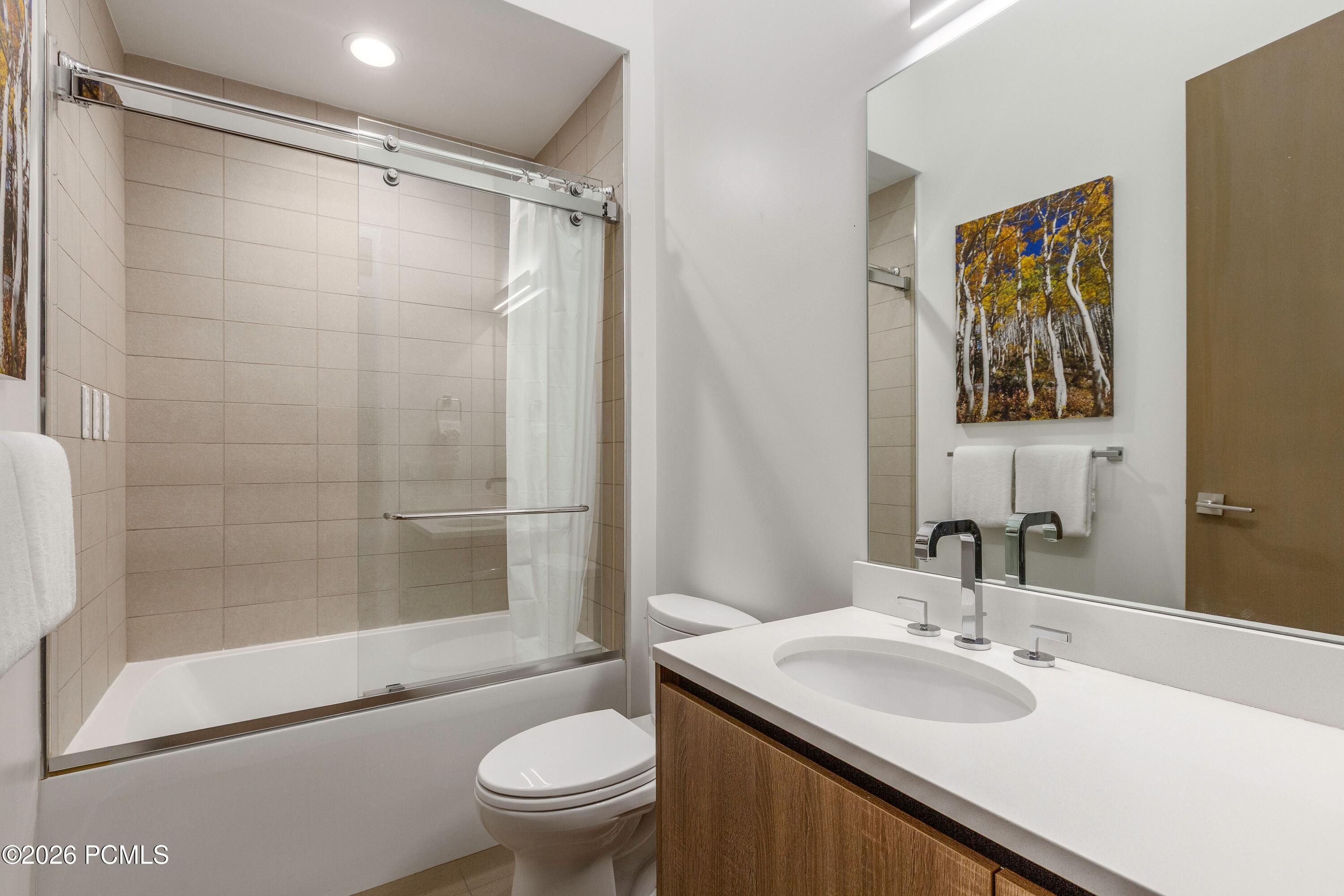 2752 W High Mountain Road 902