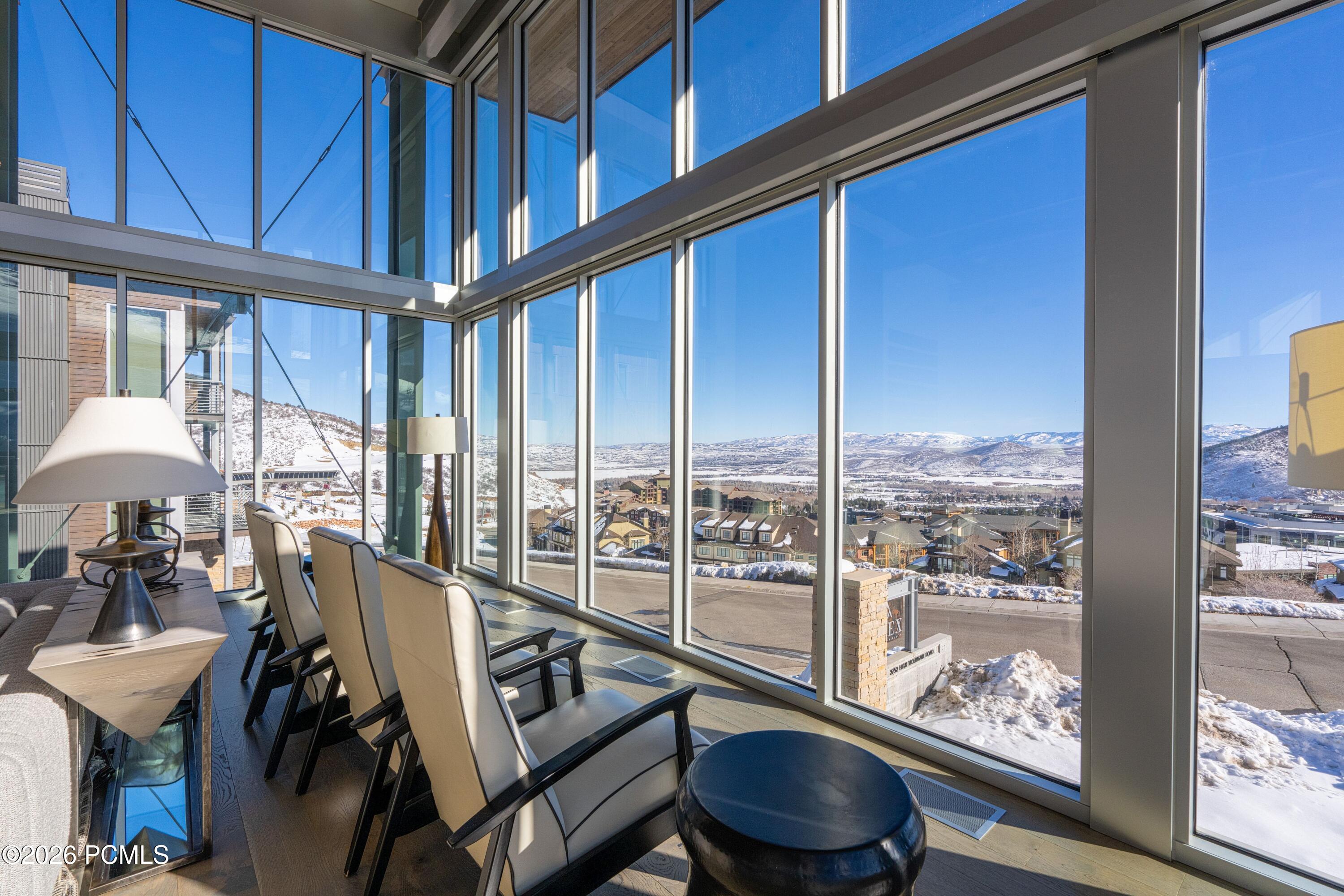 2752 W High Mountain Road 902