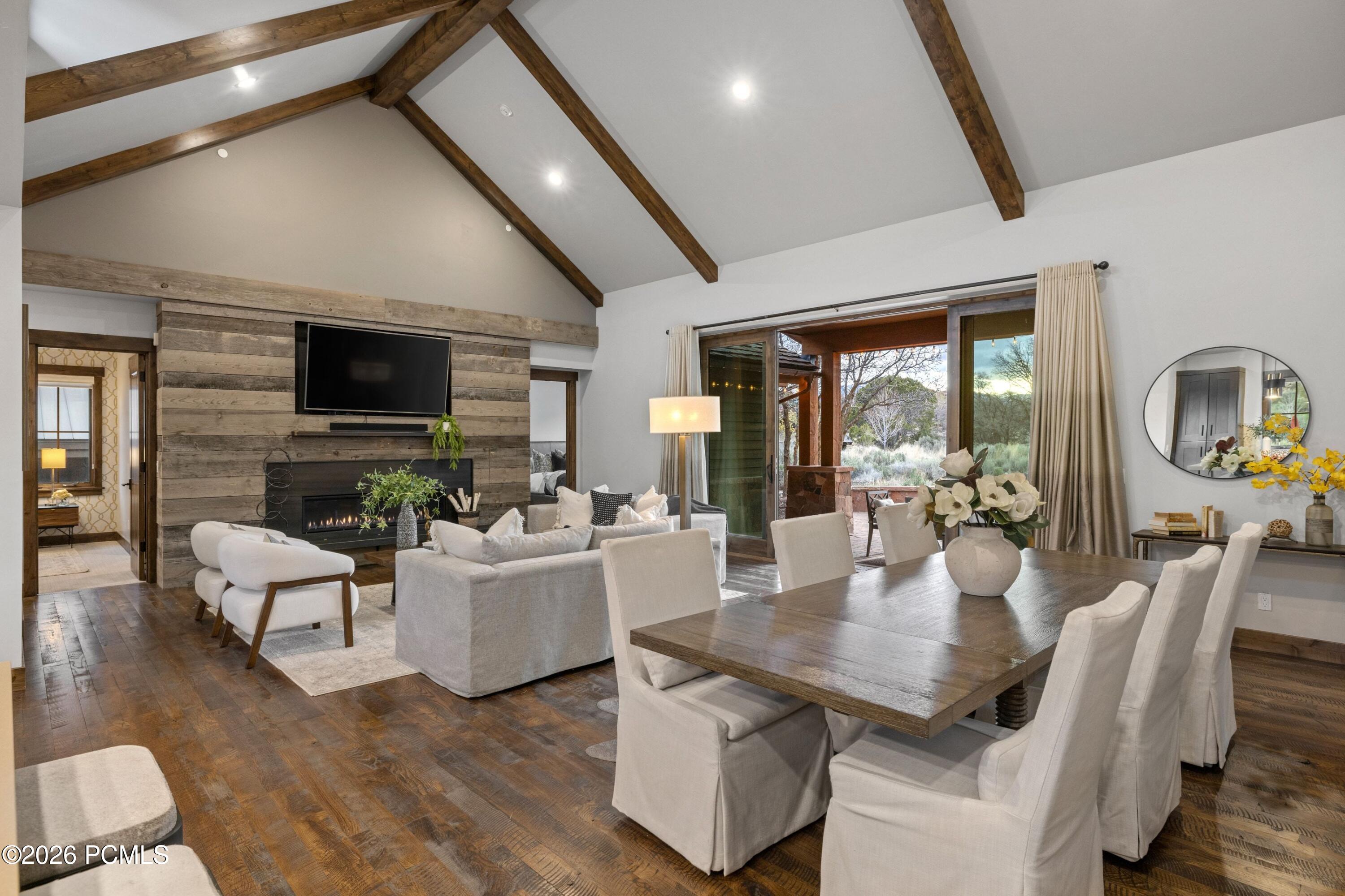 181 N Club Cabins Court