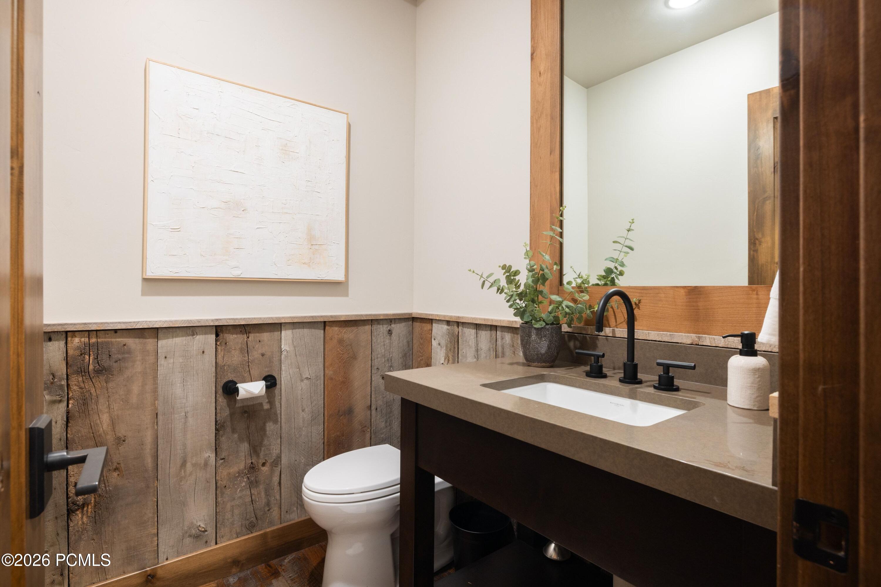 181 N Club Cabins Court