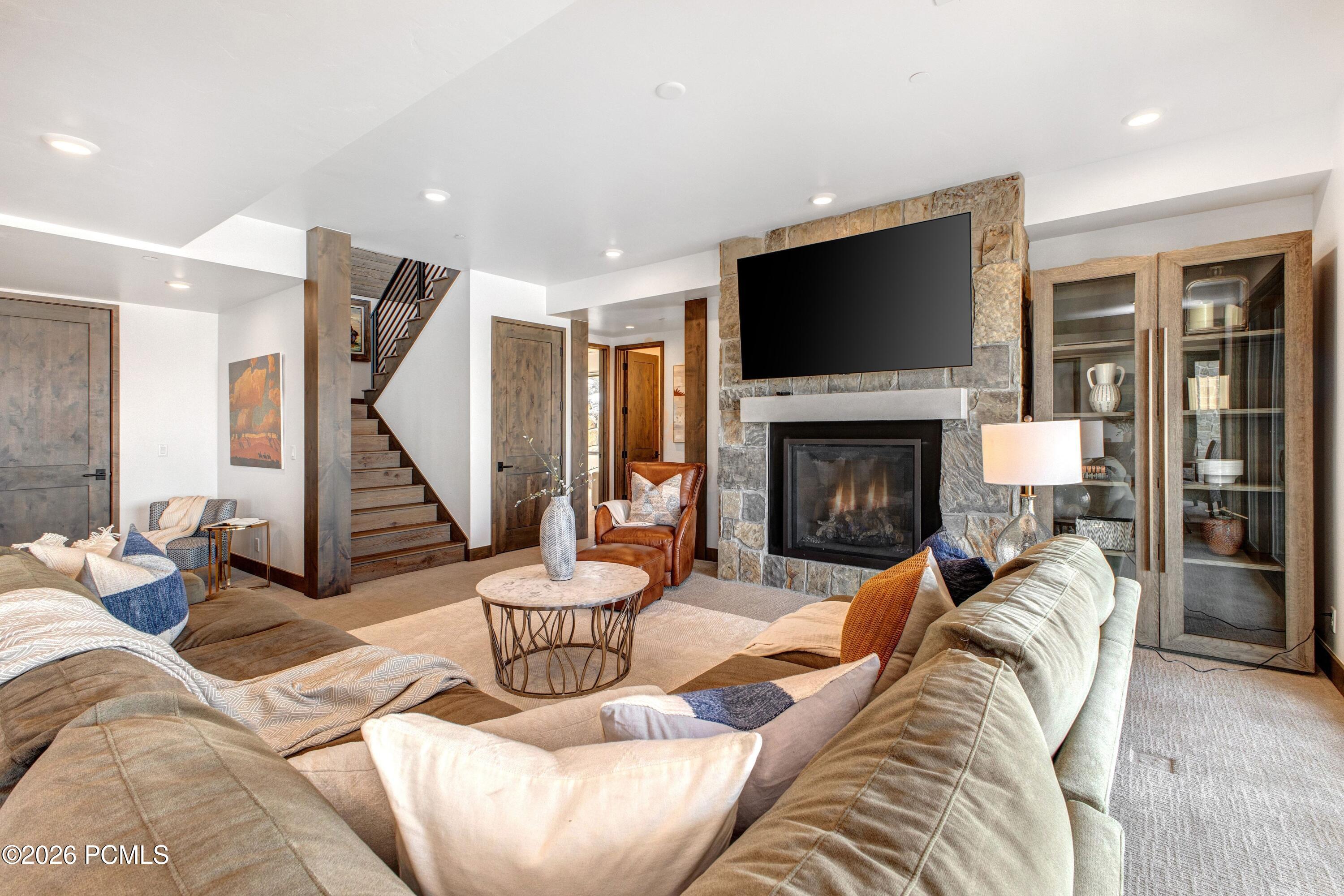 1282 N Chimney Rock Road