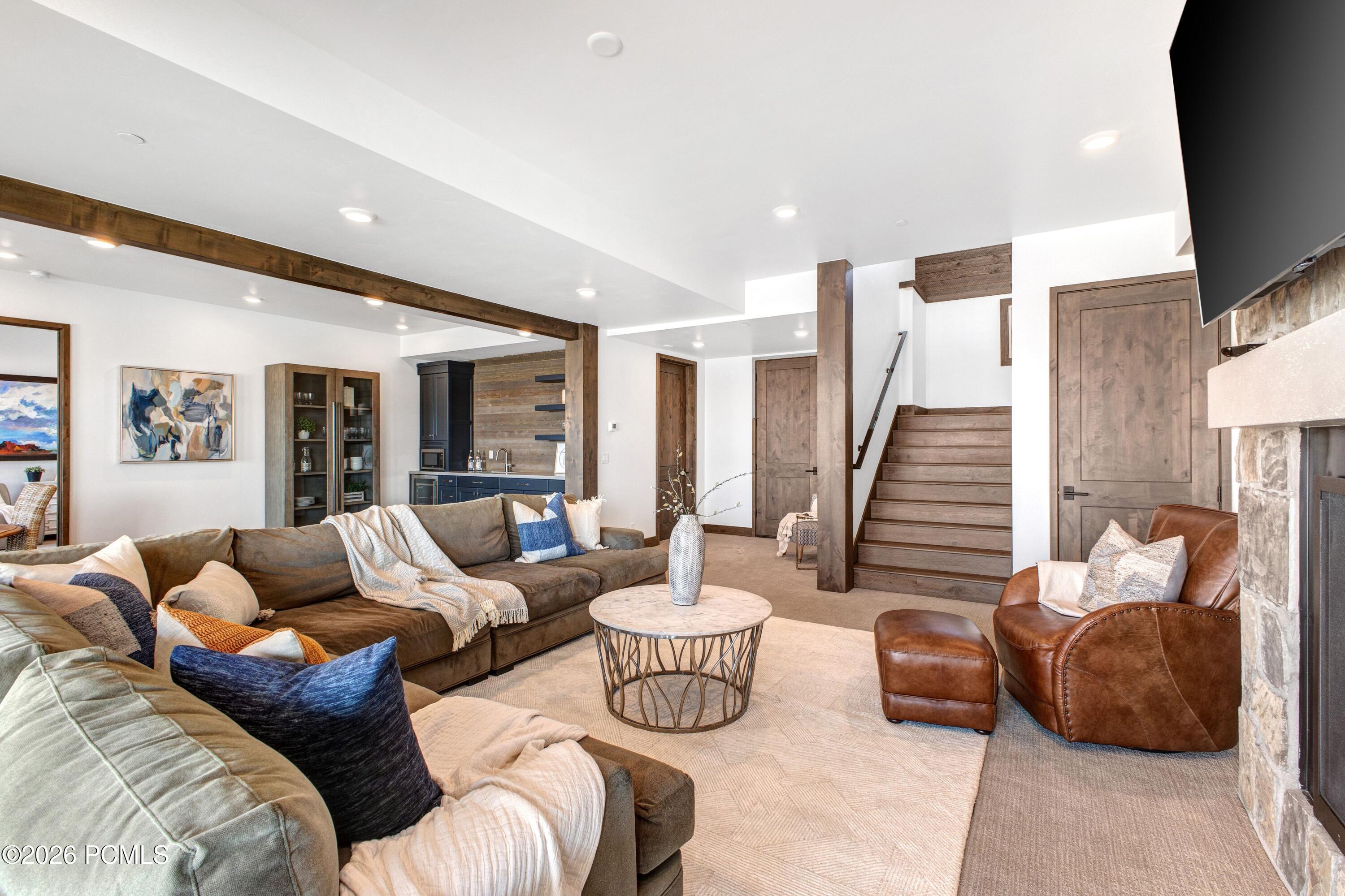 1282 N Chimney Rock Road