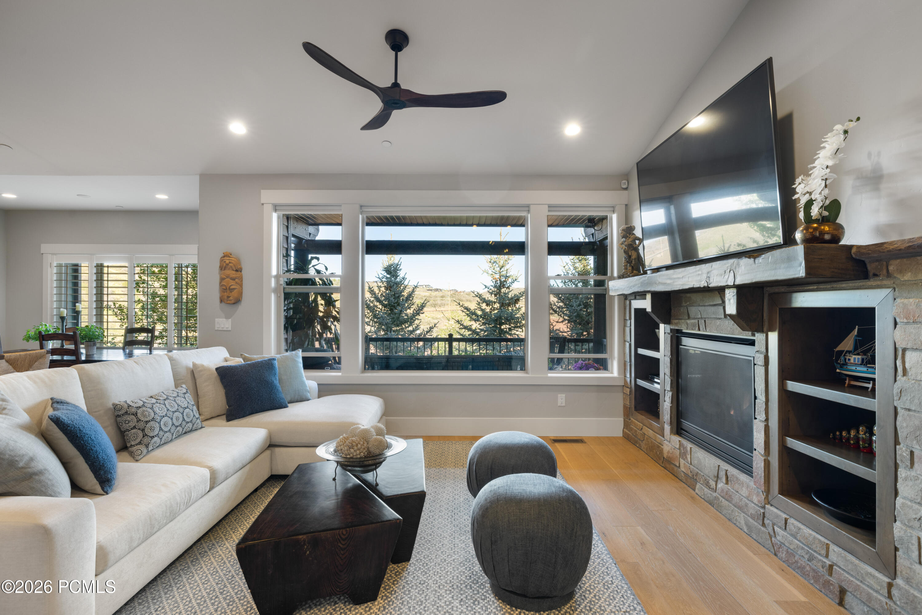 1737 E Viewside Circle