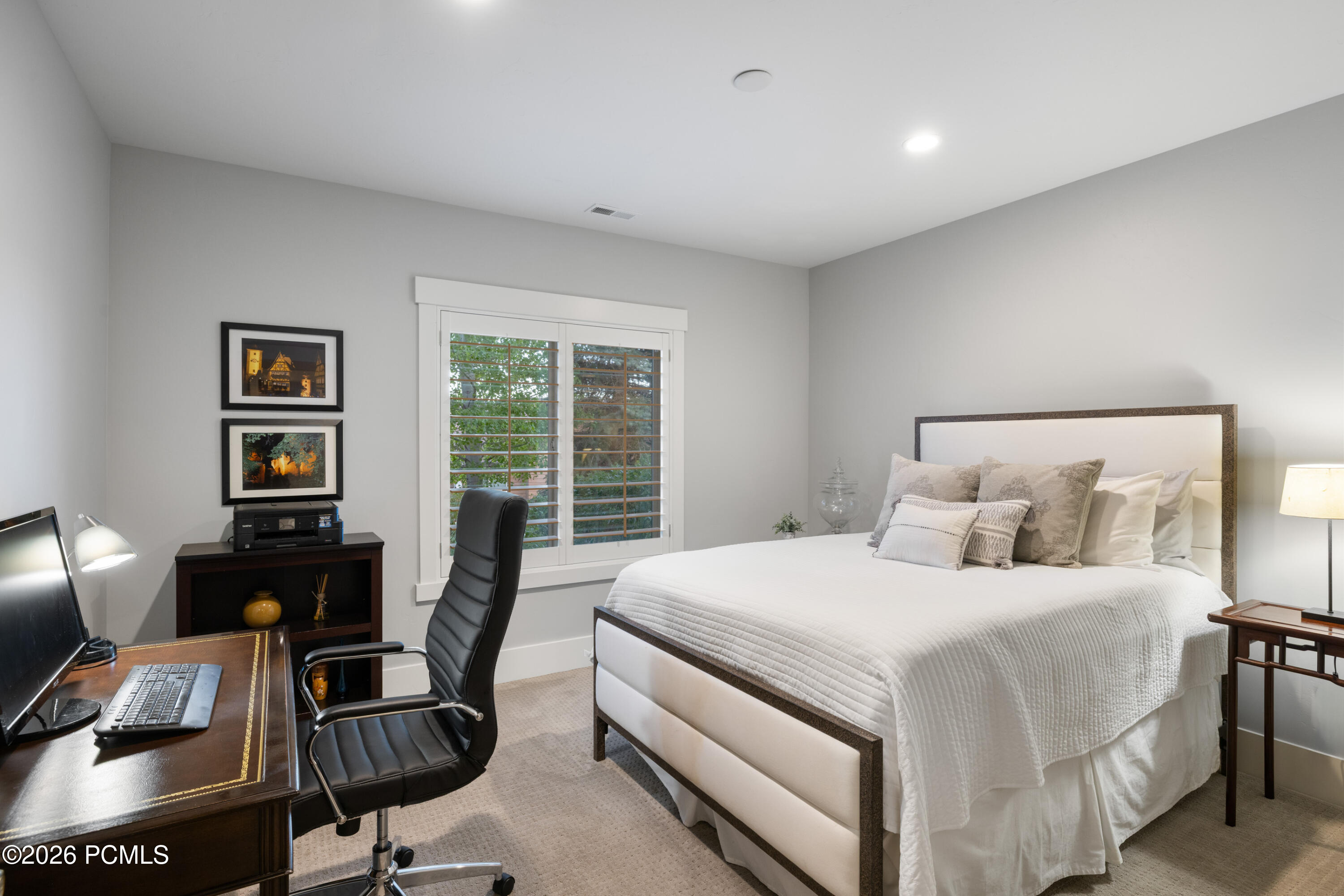 1737 E Viewside Circle