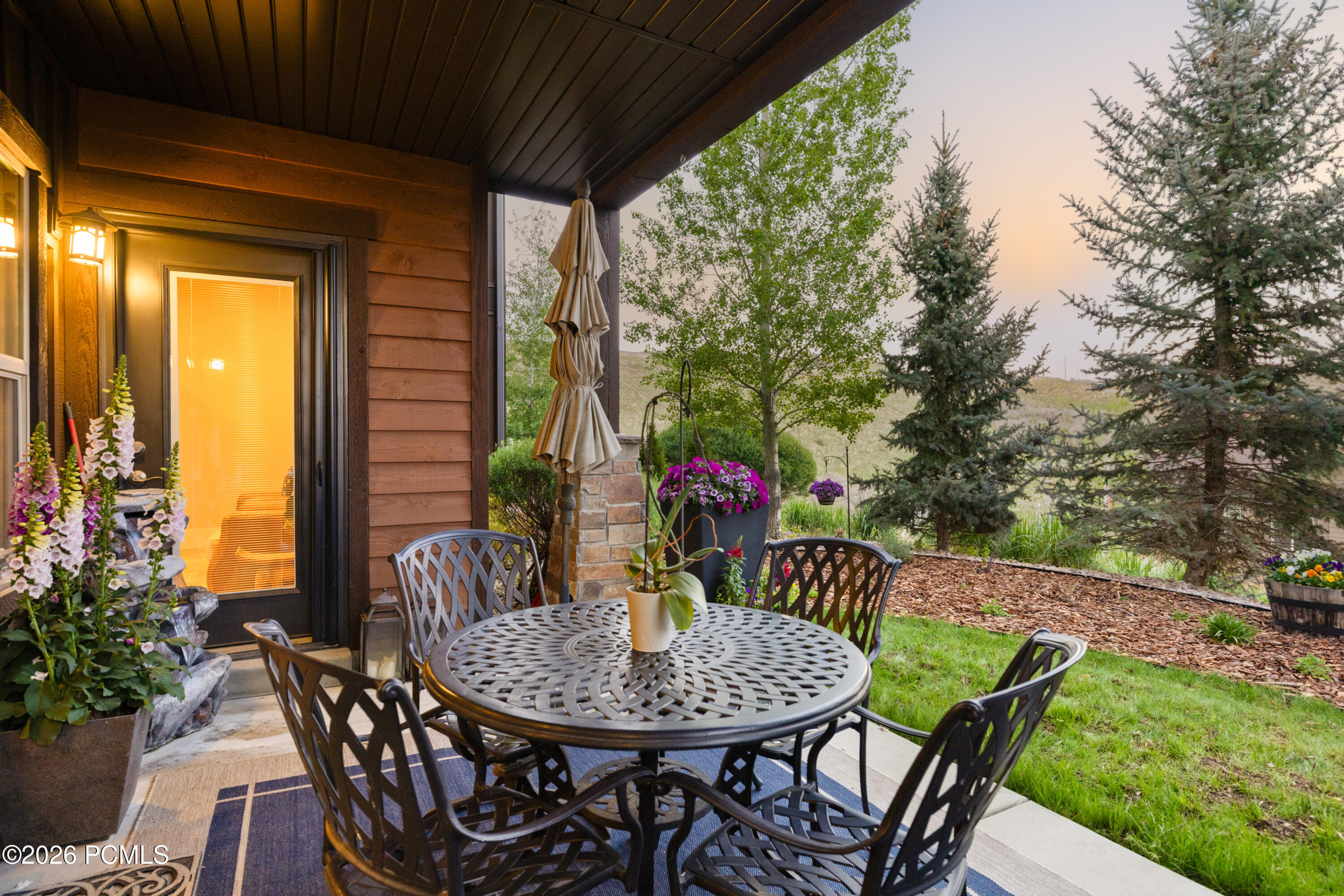 1737 E Viewside Circle