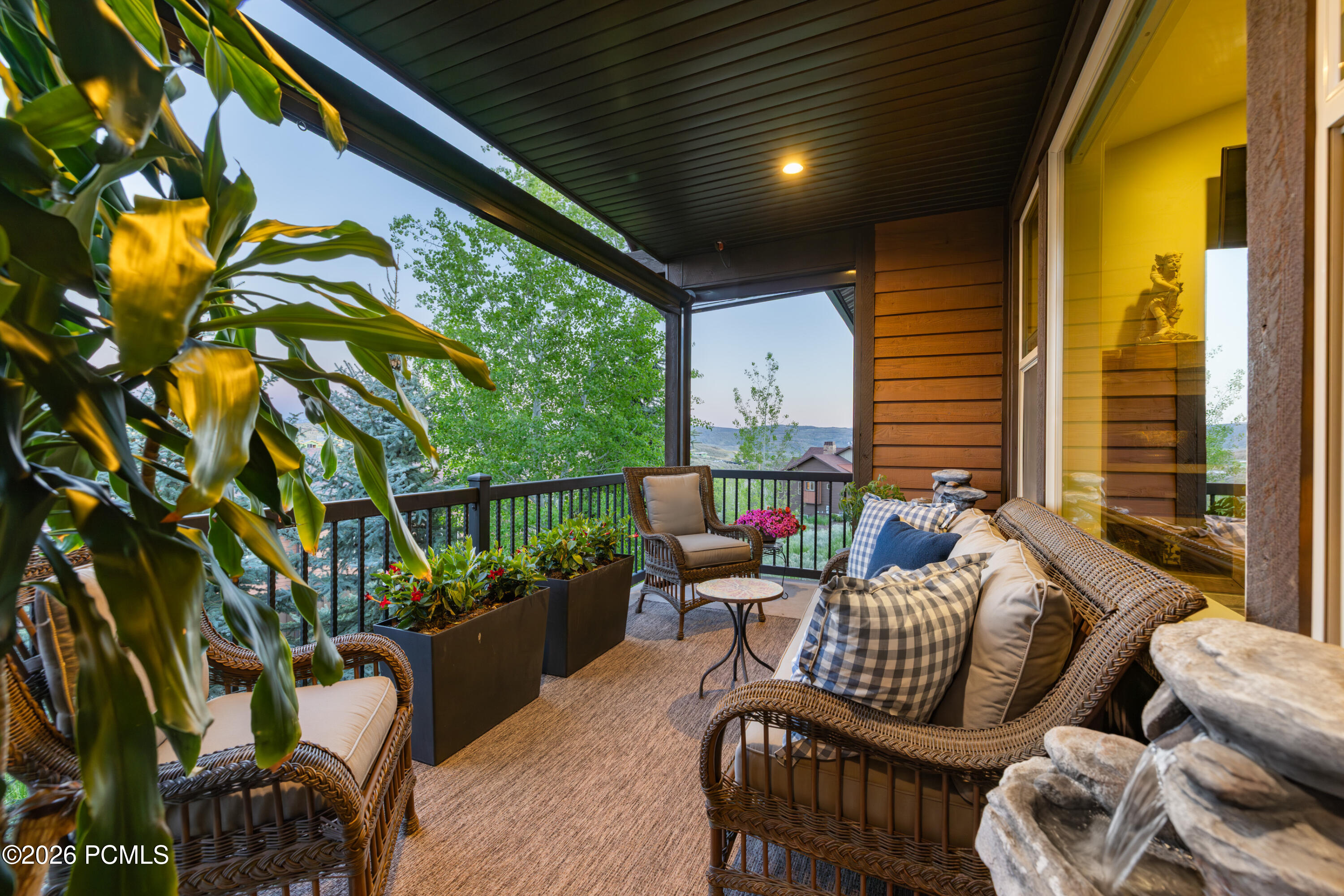 1737 E Viewside Circle
