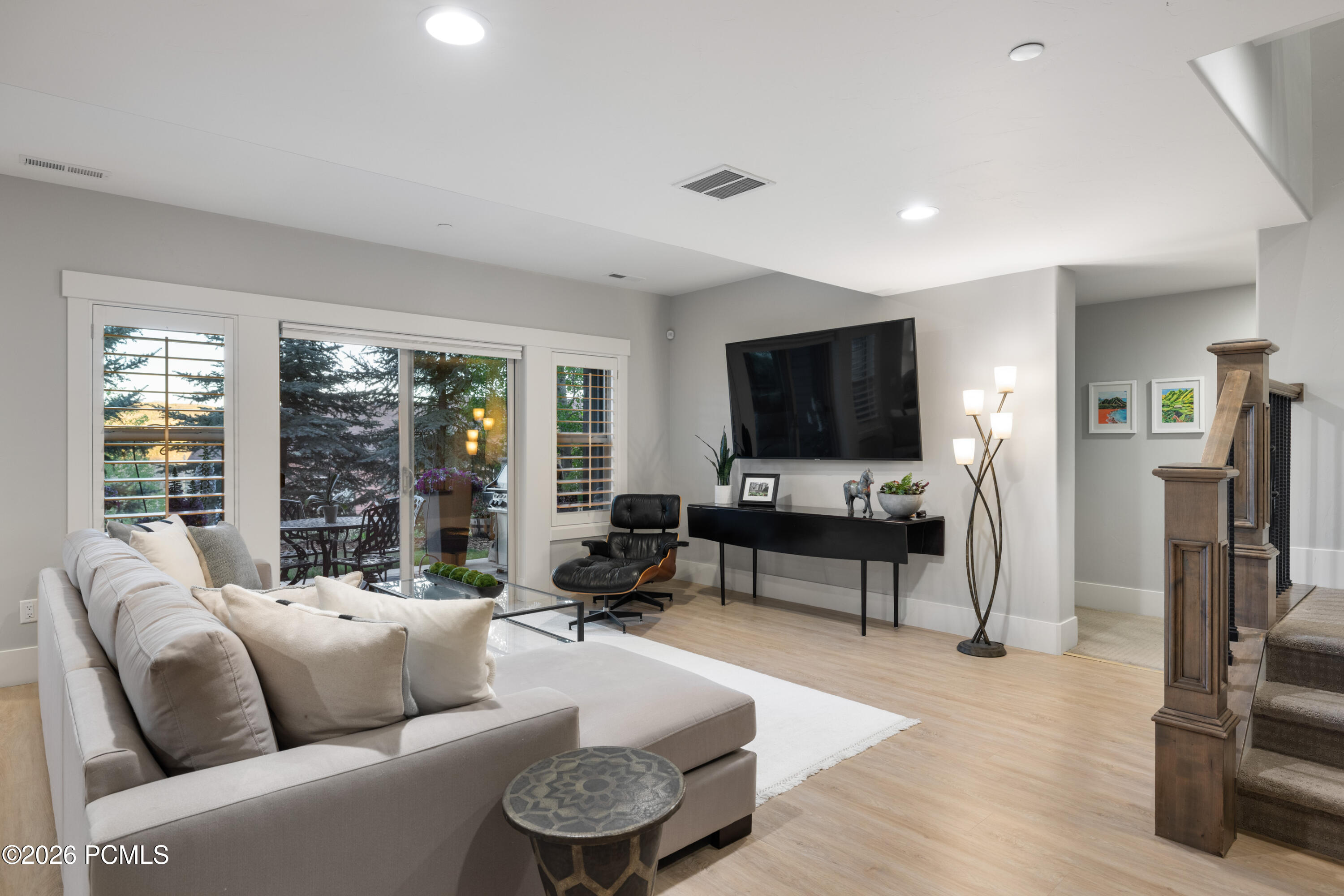 1737 E Viewside Circle