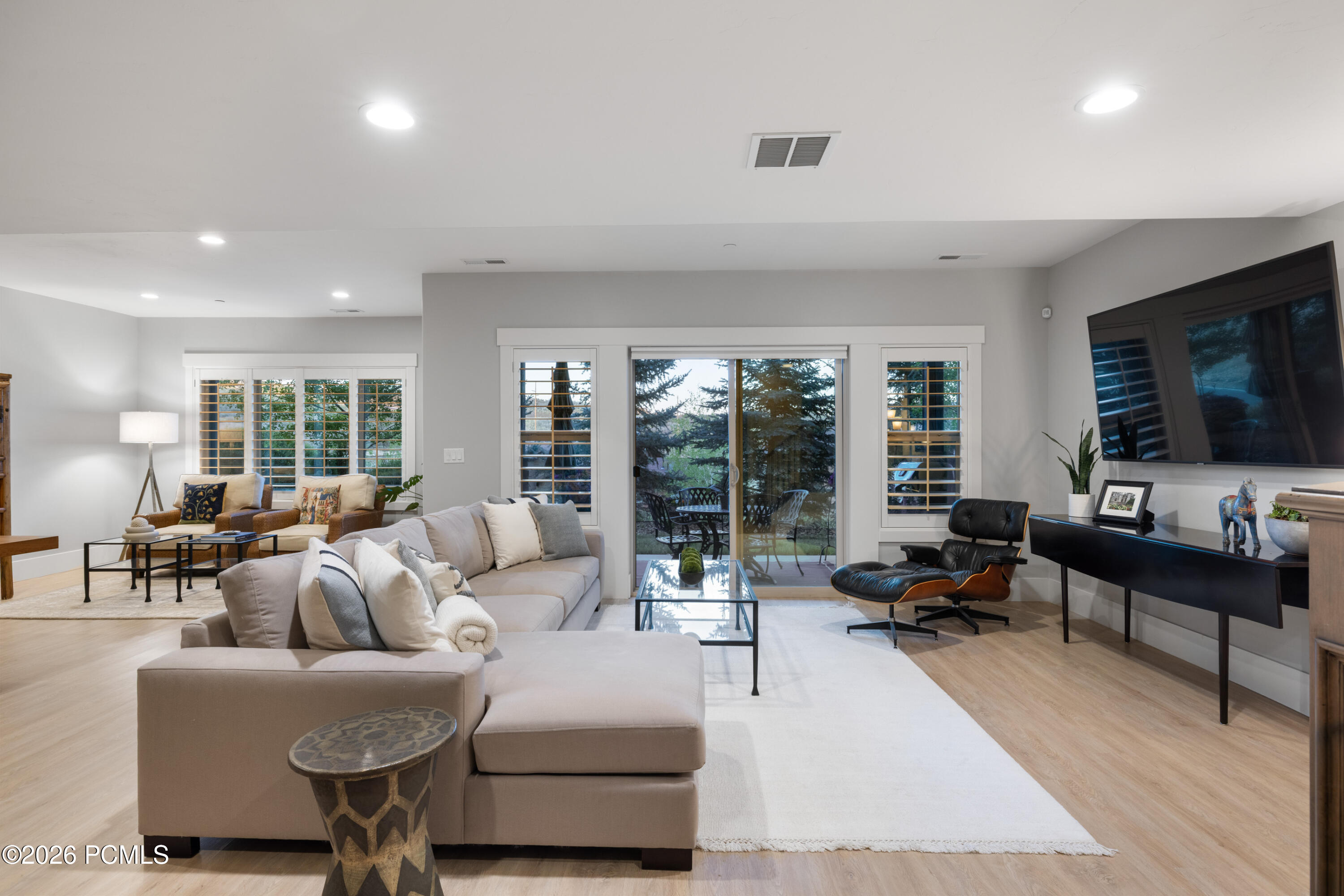 1737 E Viewside Circle