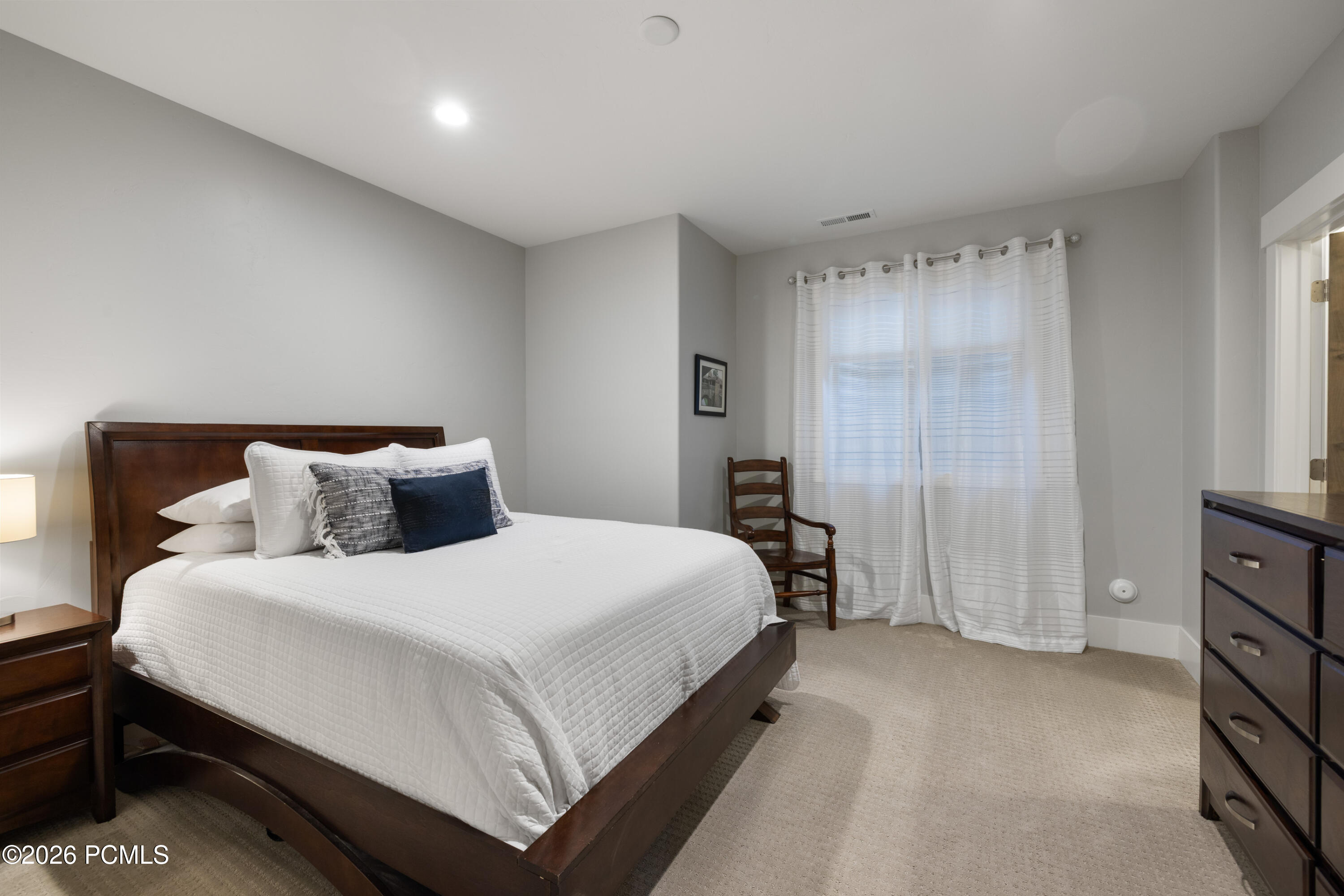 1737 E Viewside Circle