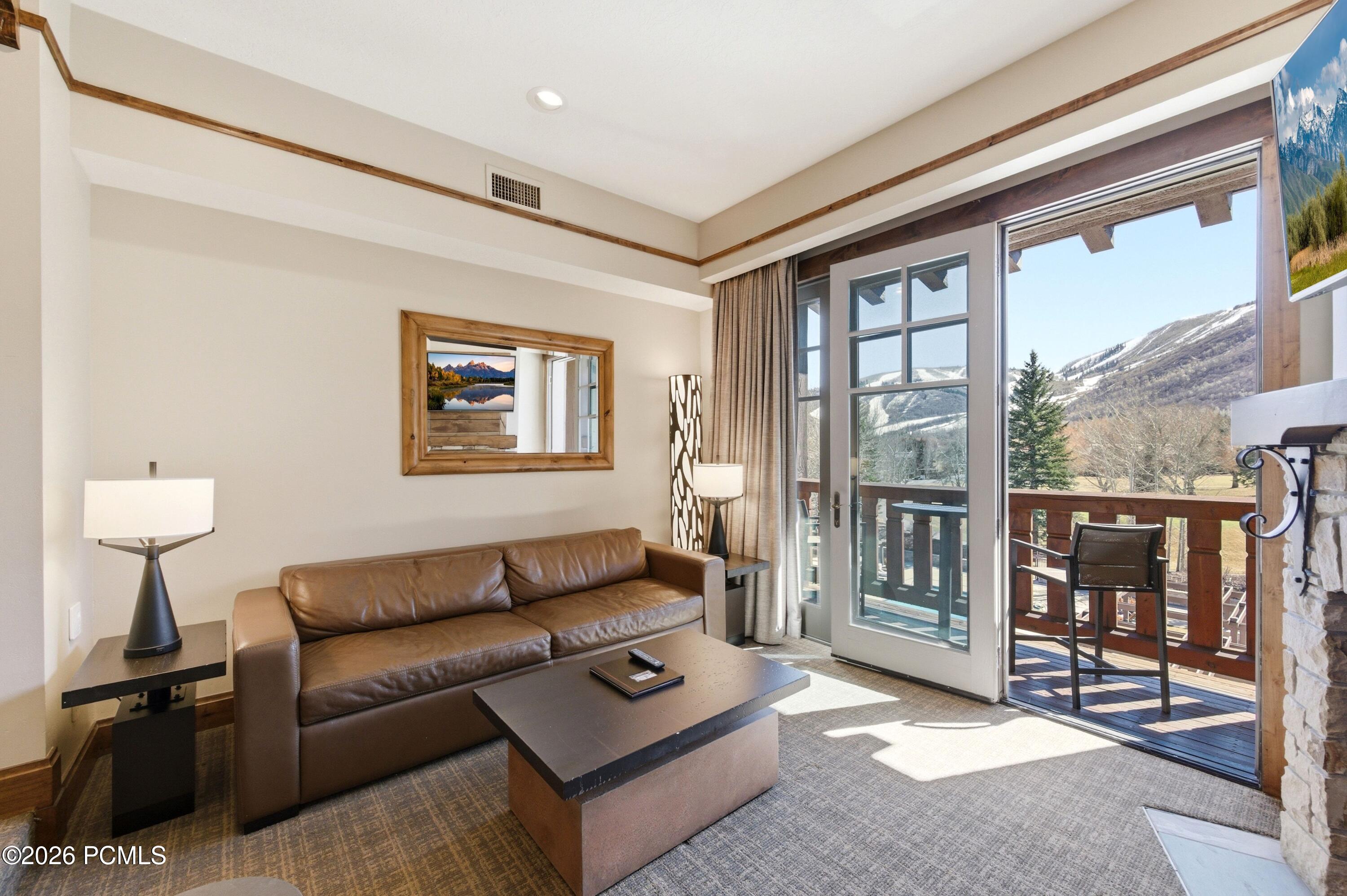 2001 Park Avenue 306