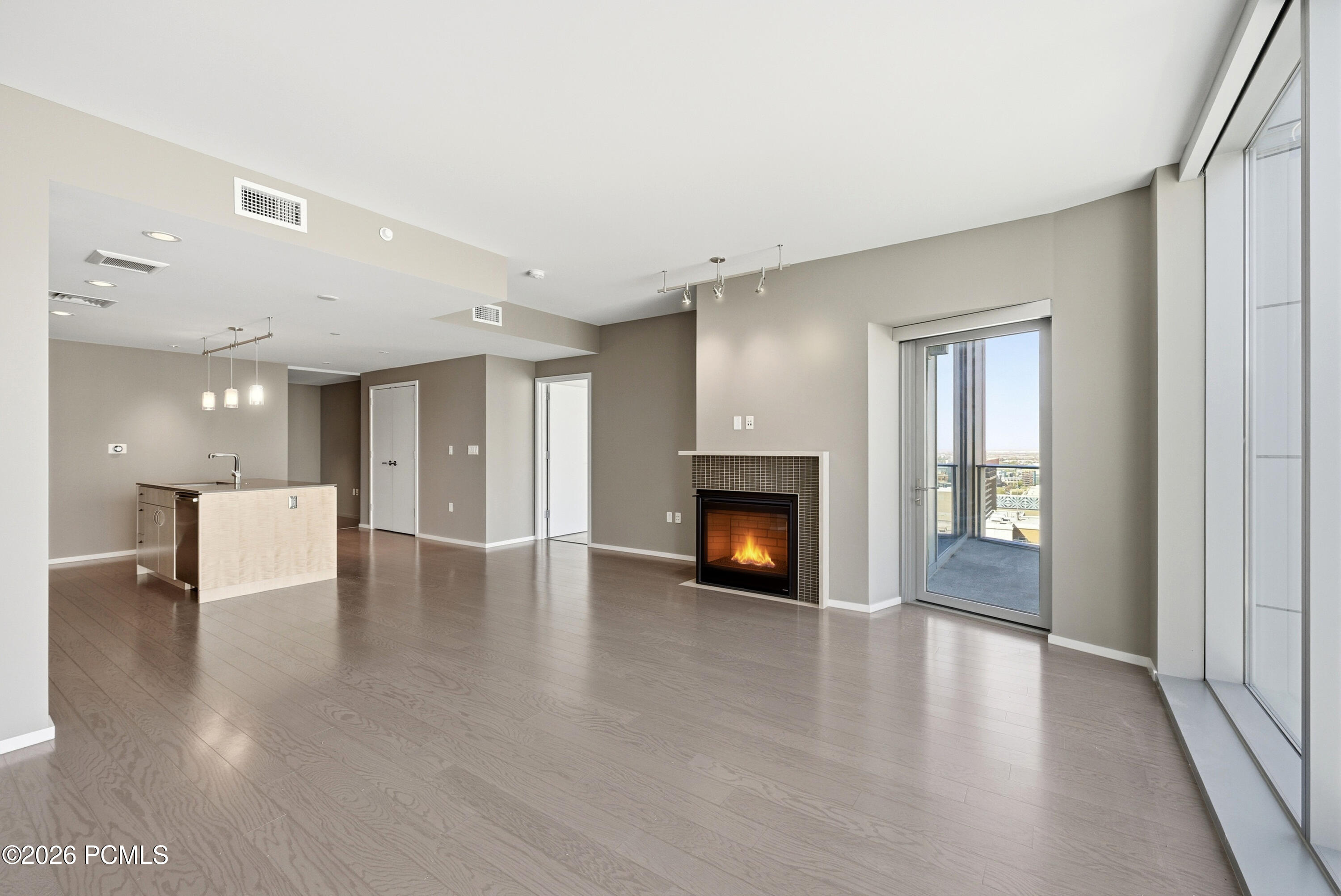 35 E 100 Apt 1302