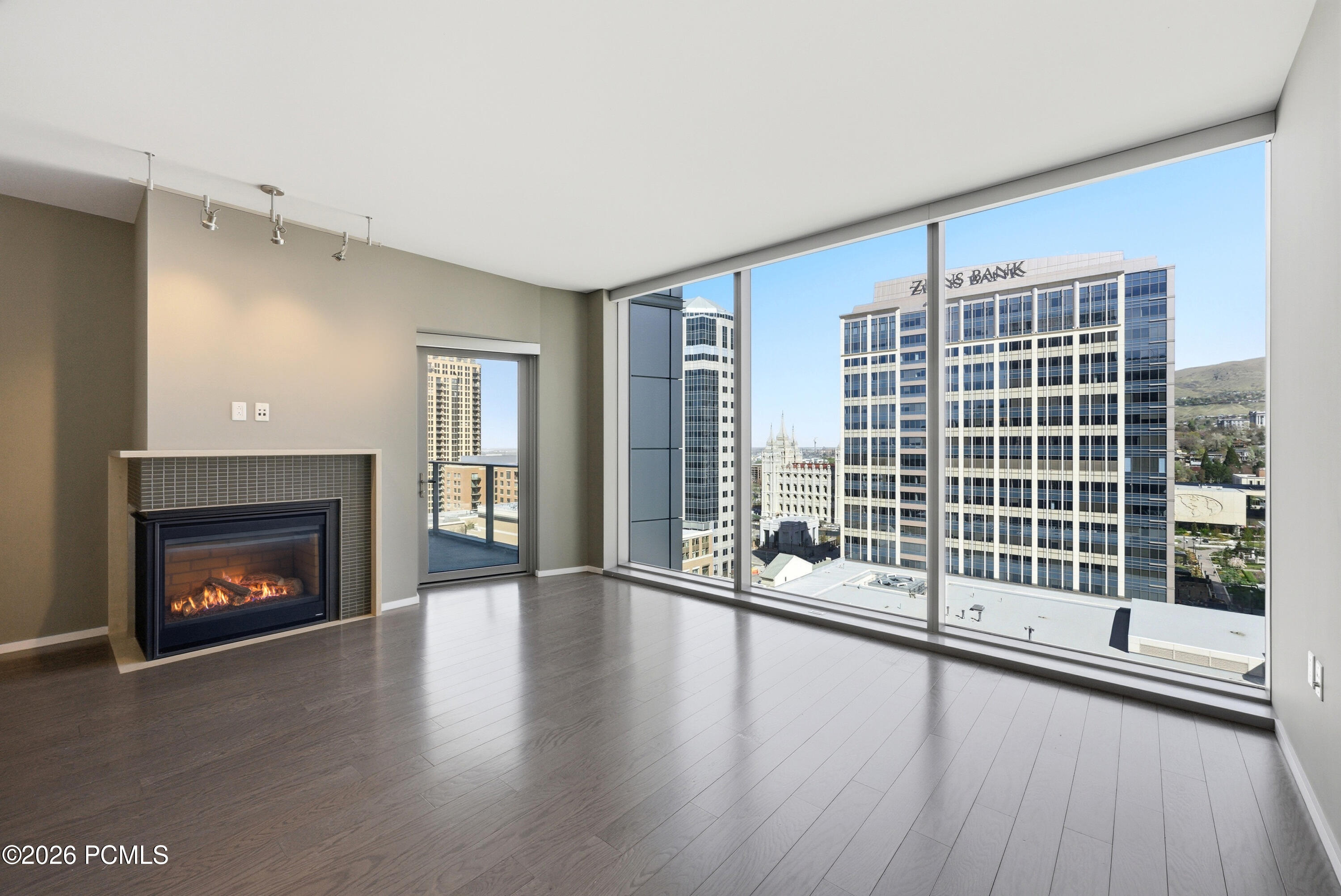 35 E 100 Apt 1302