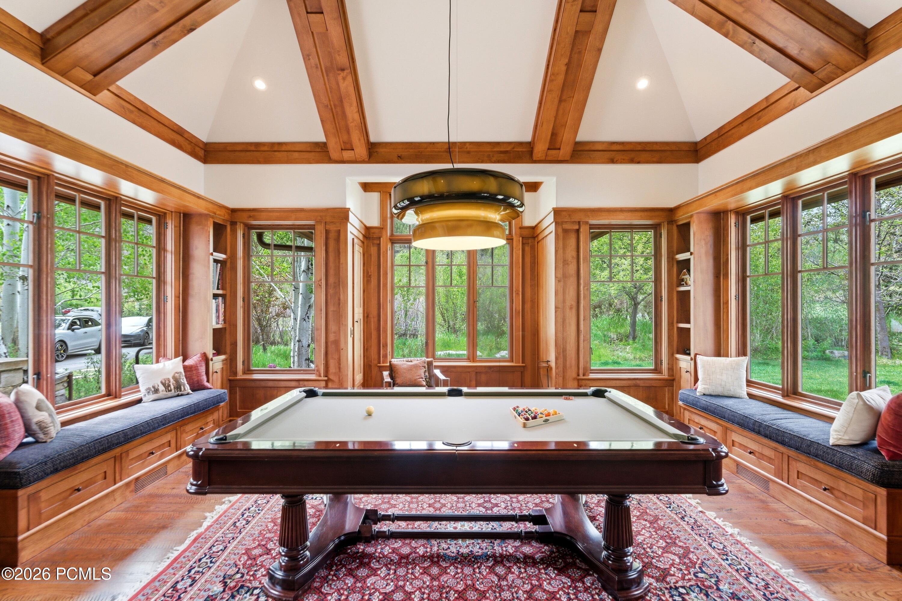 1042 W Quarry Mountain Lane