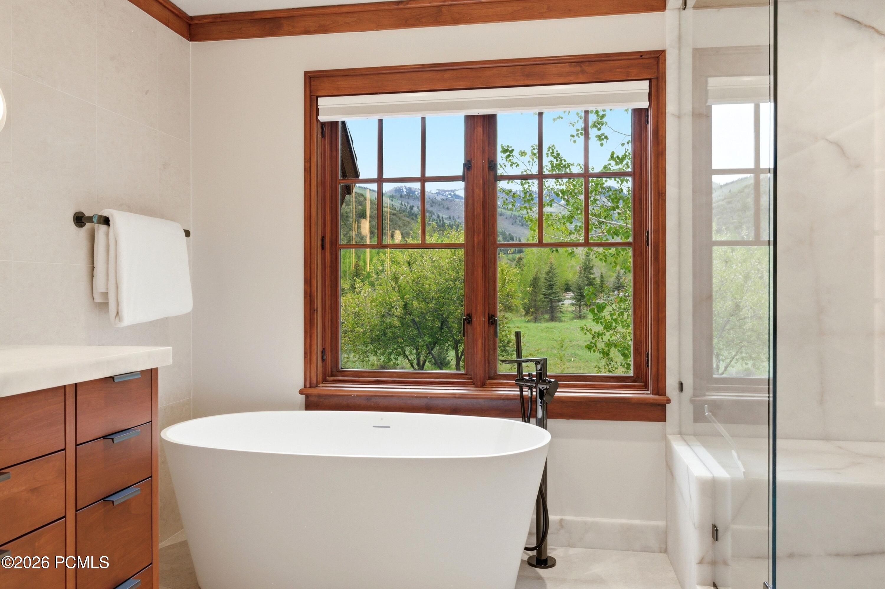 1042 W Quarry Mountain Lane