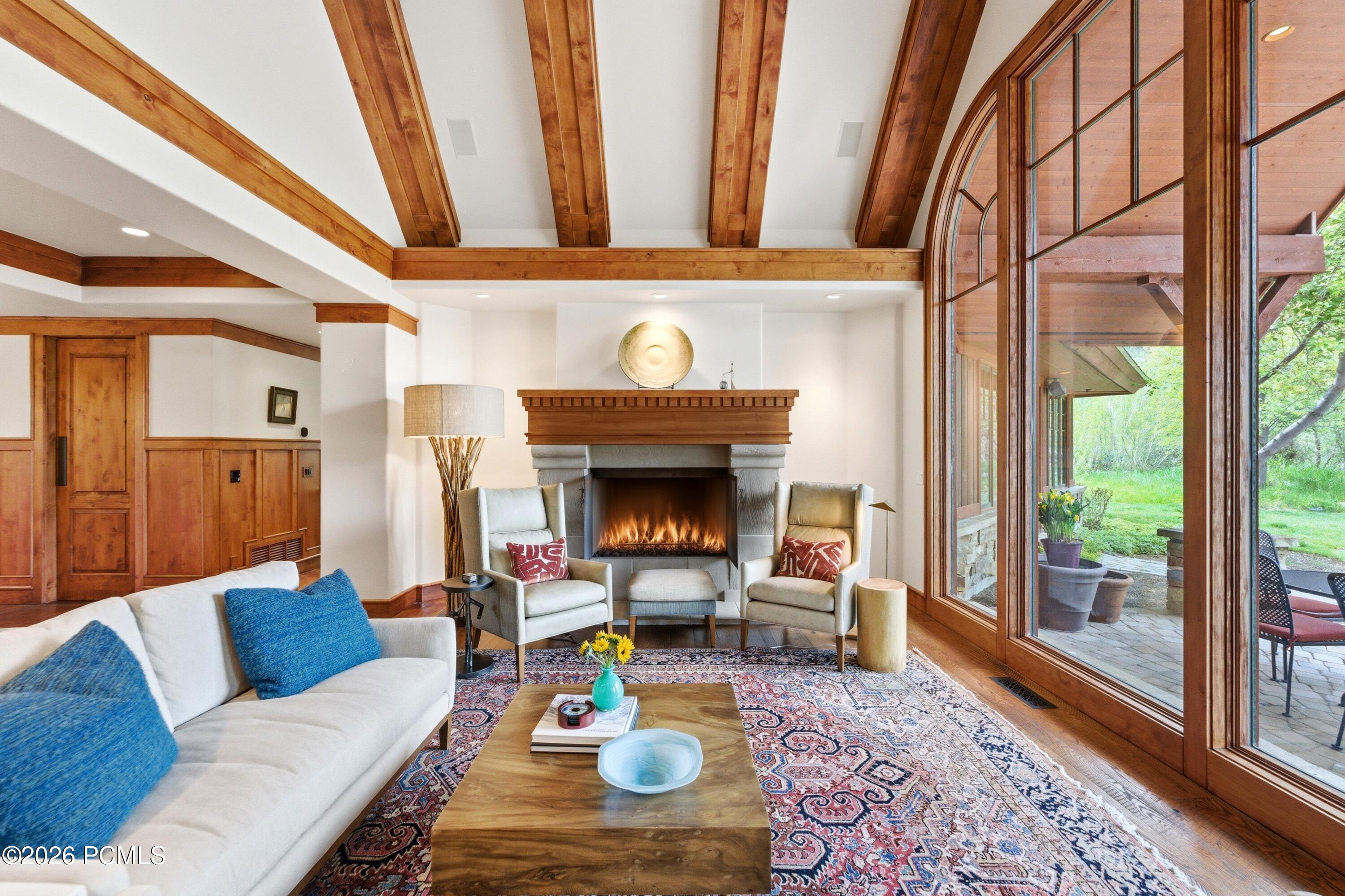 1042 W Quarry Mountain Lane