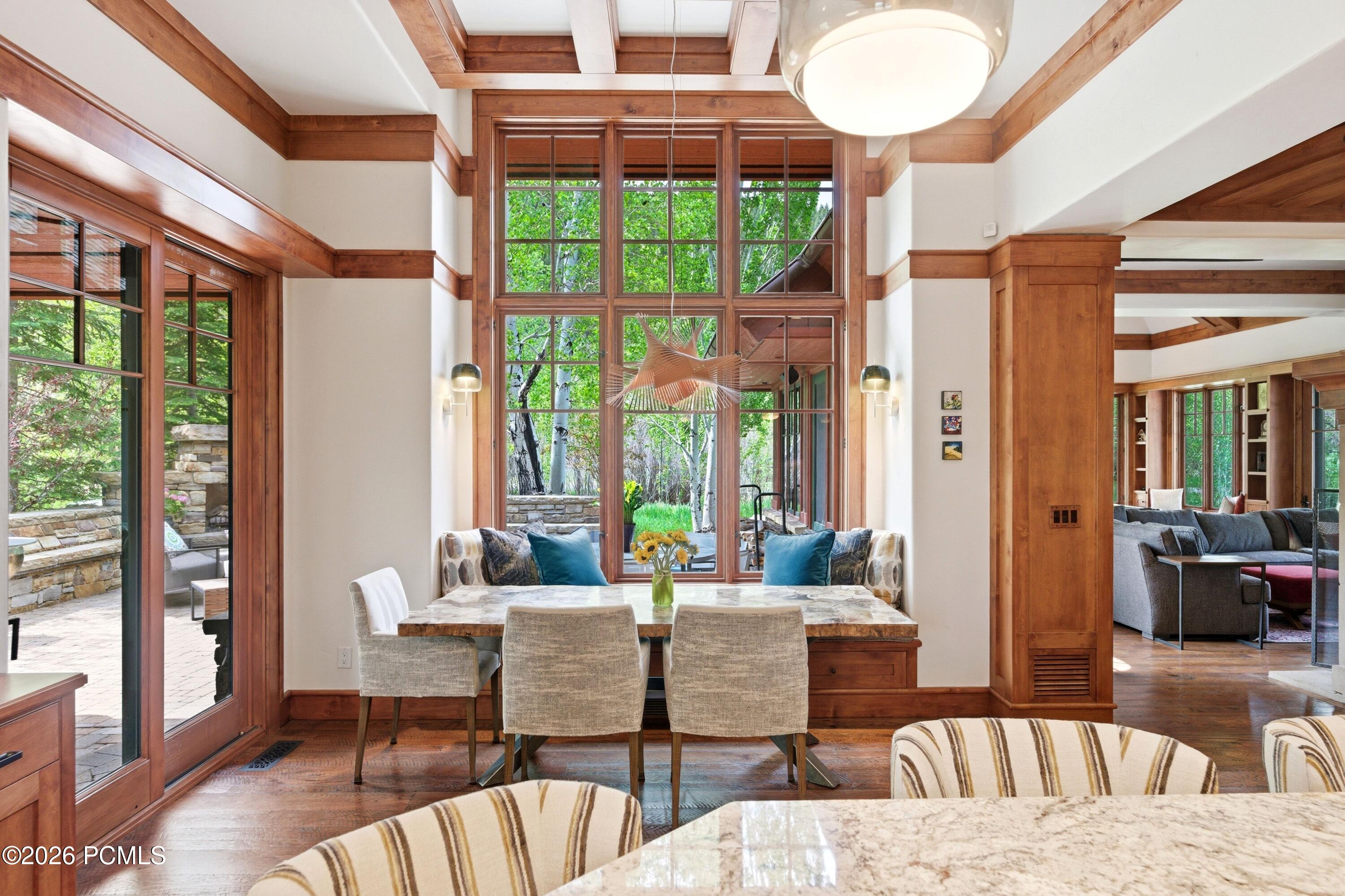 1042 W Quarry Mountain Lane