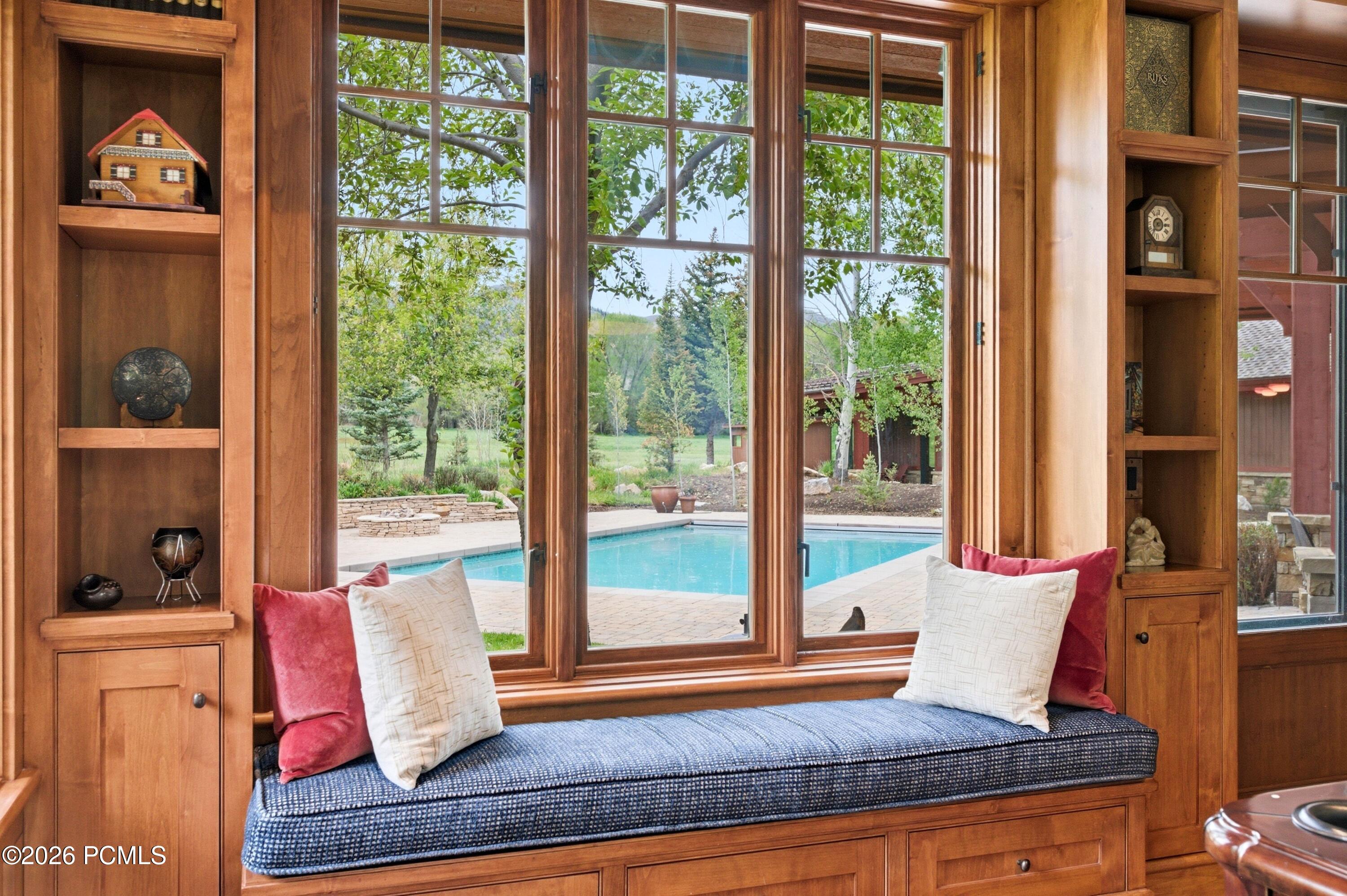 1042 W Quarry Mountain Lane