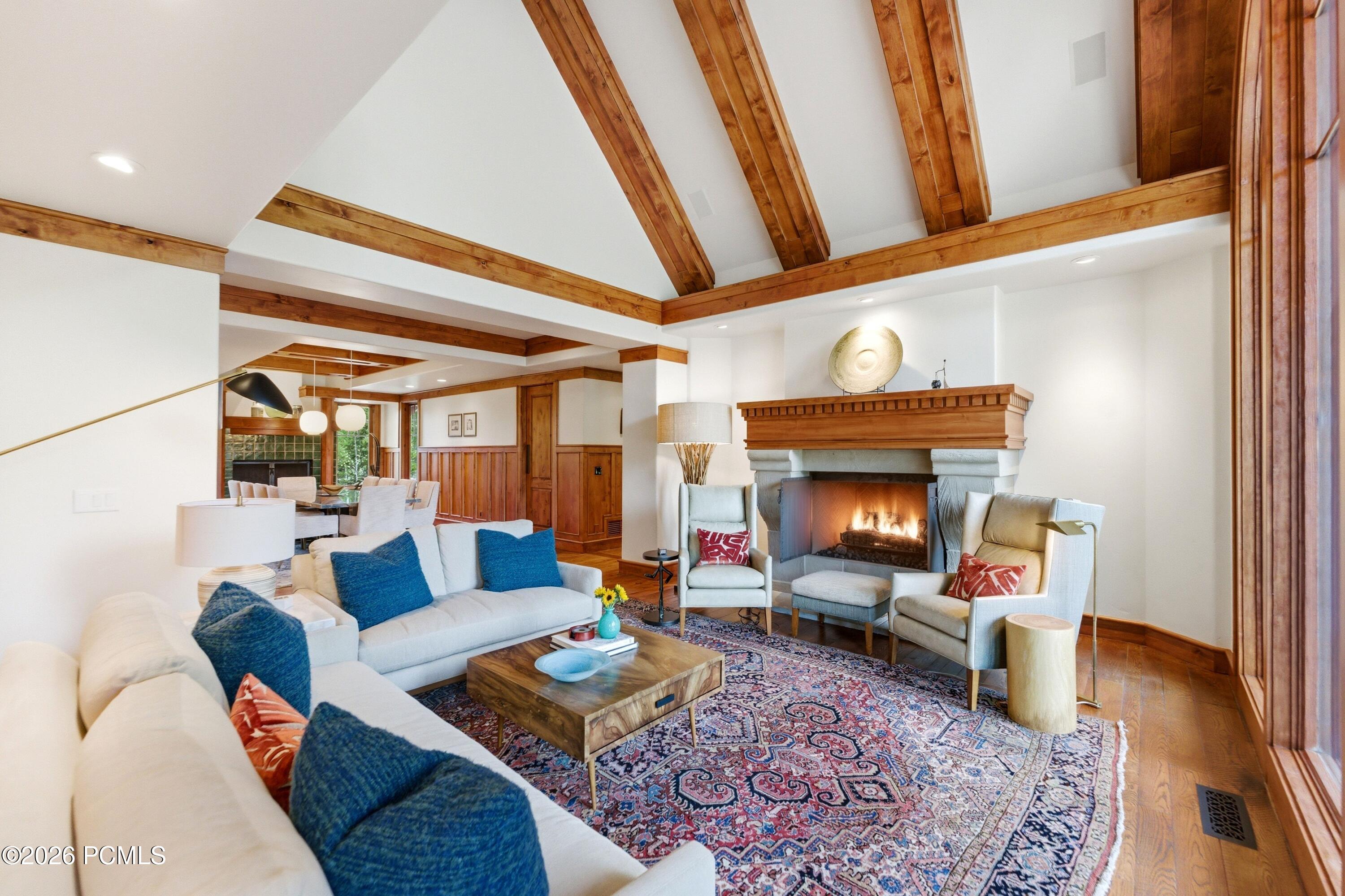 1042 W Quarry Mountain Lane