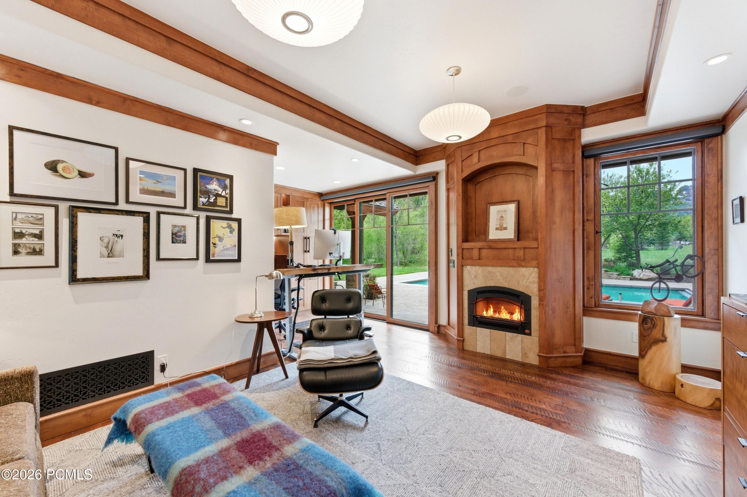 1042 W Quarry Mountain Lane