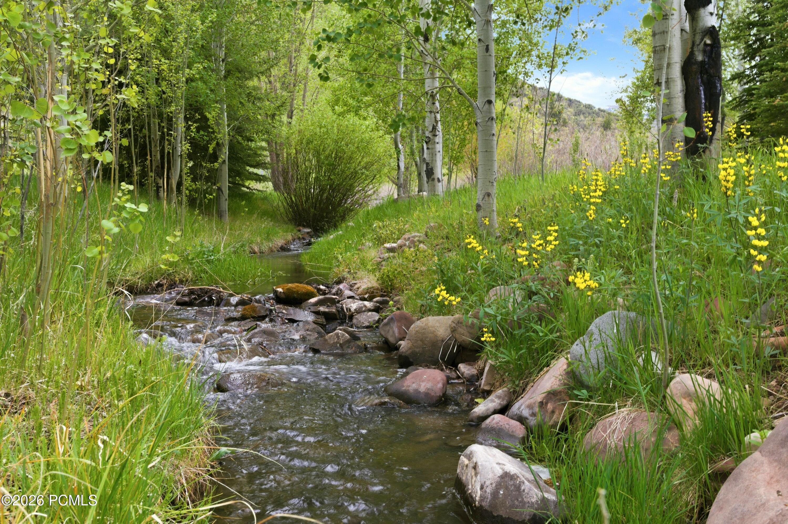 1042 W Quarry Mountain Lane