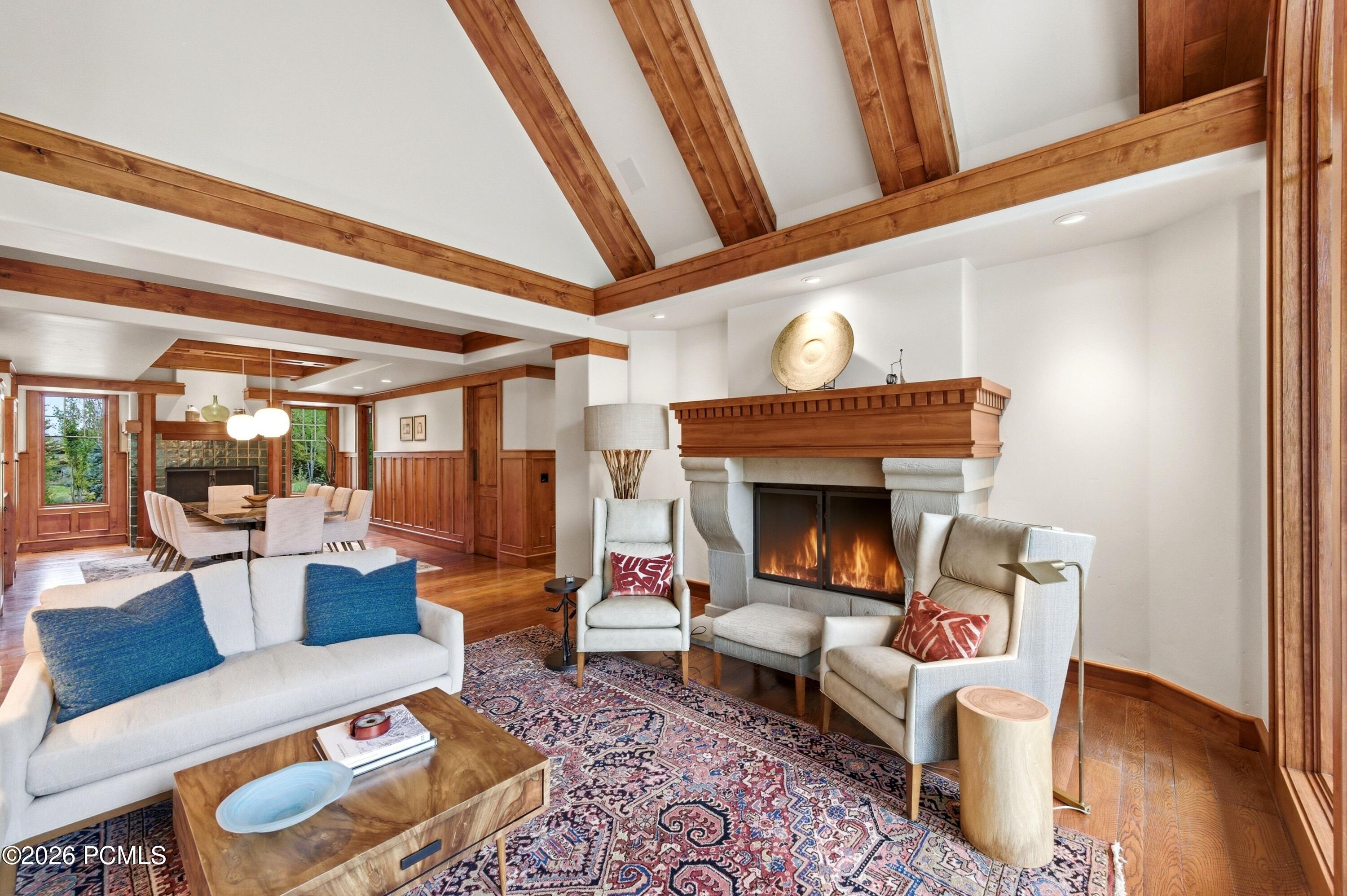 1042 W Quarry Mountain Lane