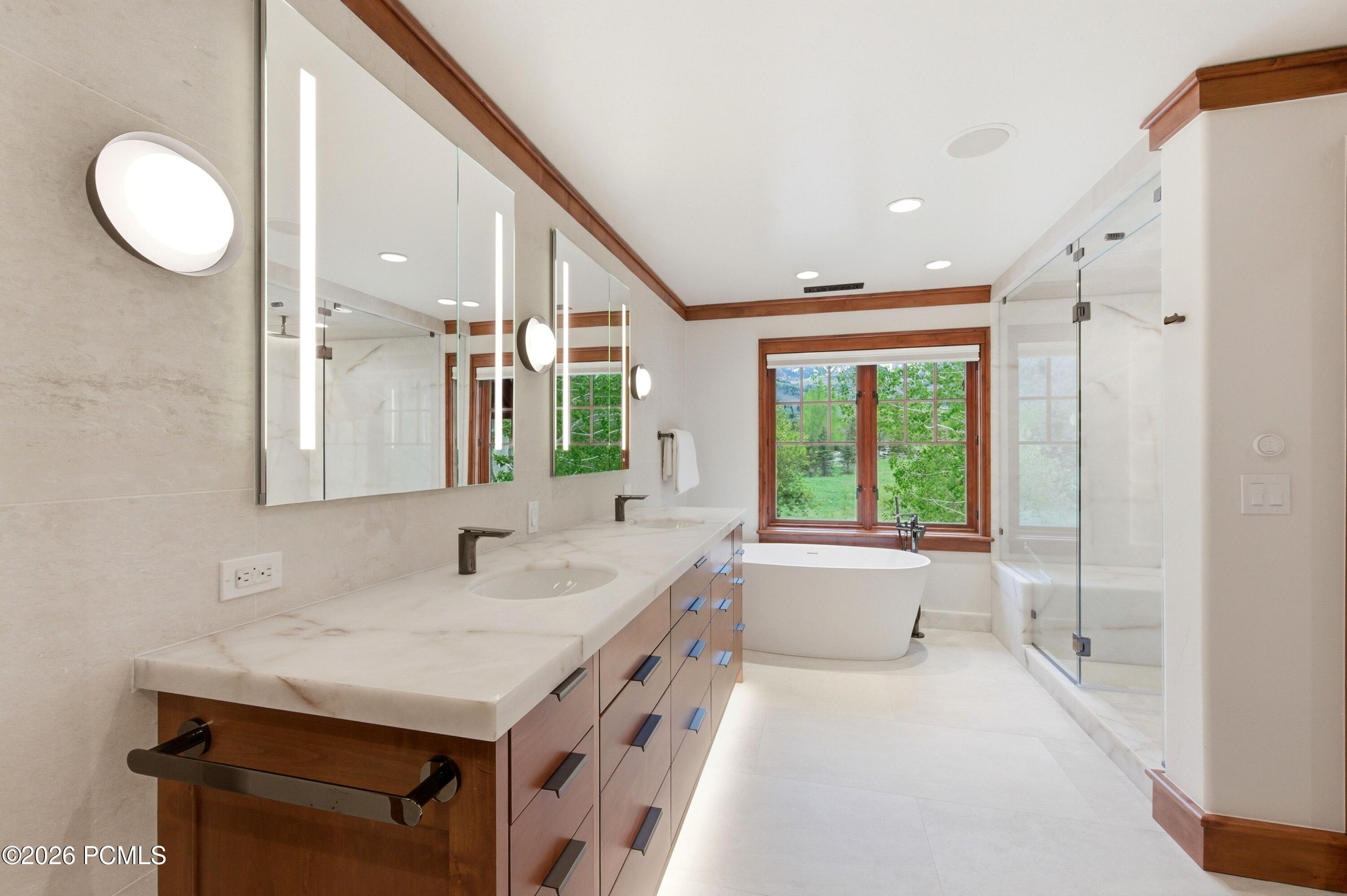 1042 W Quarry Mountain Lane