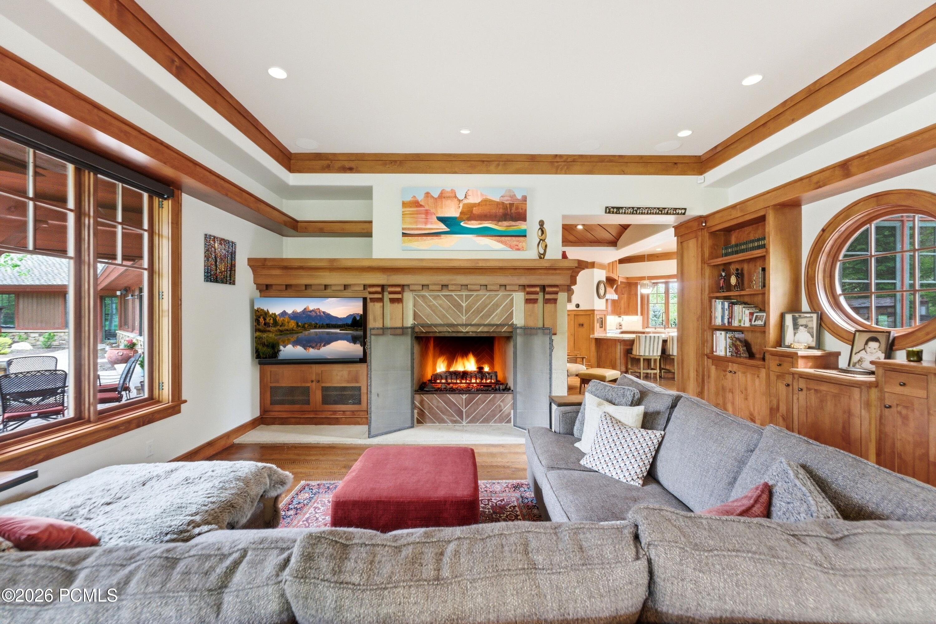 1042 W Quarry Mountain Lane