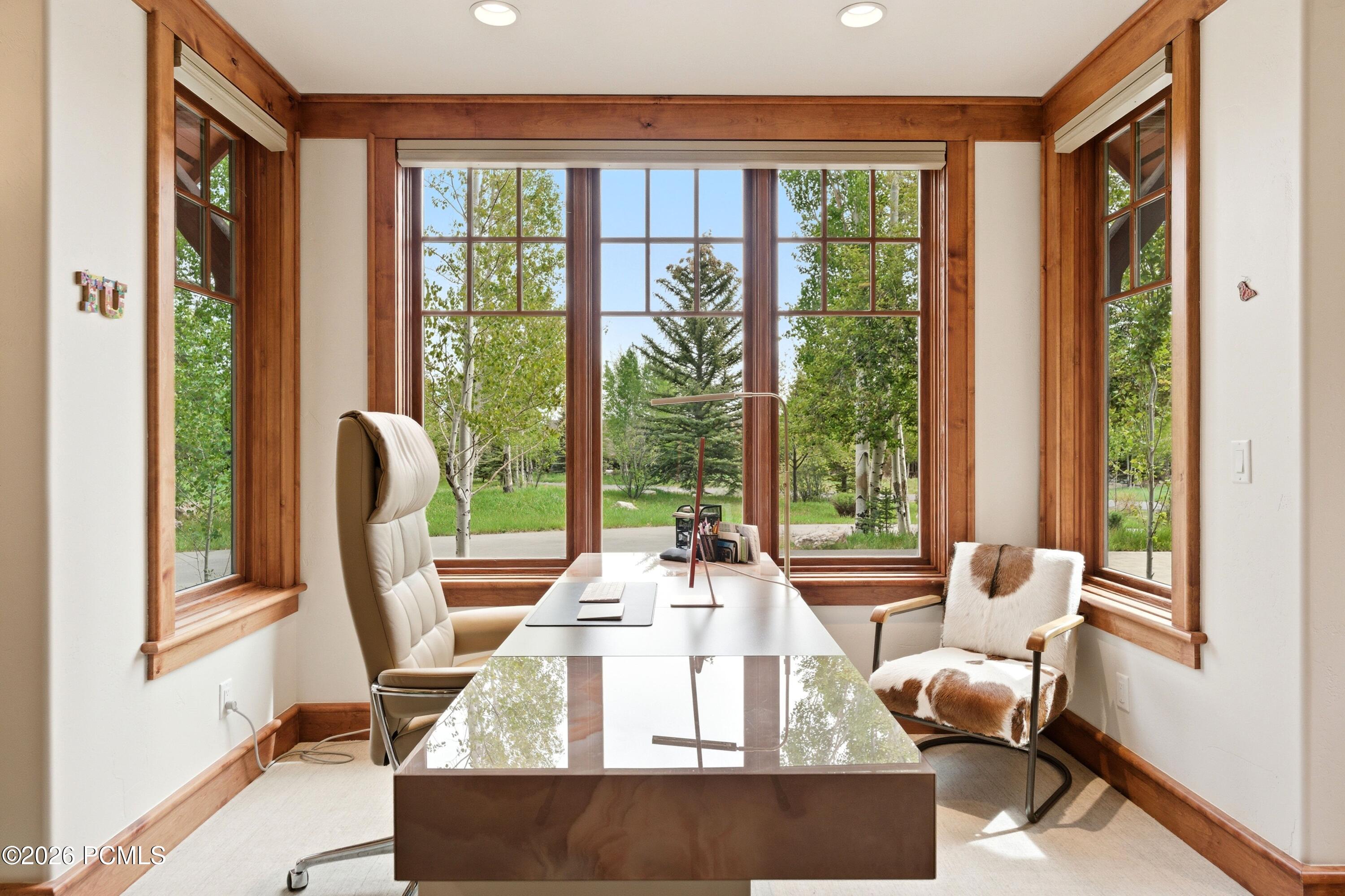 1042 W Quarry Mountain Lane