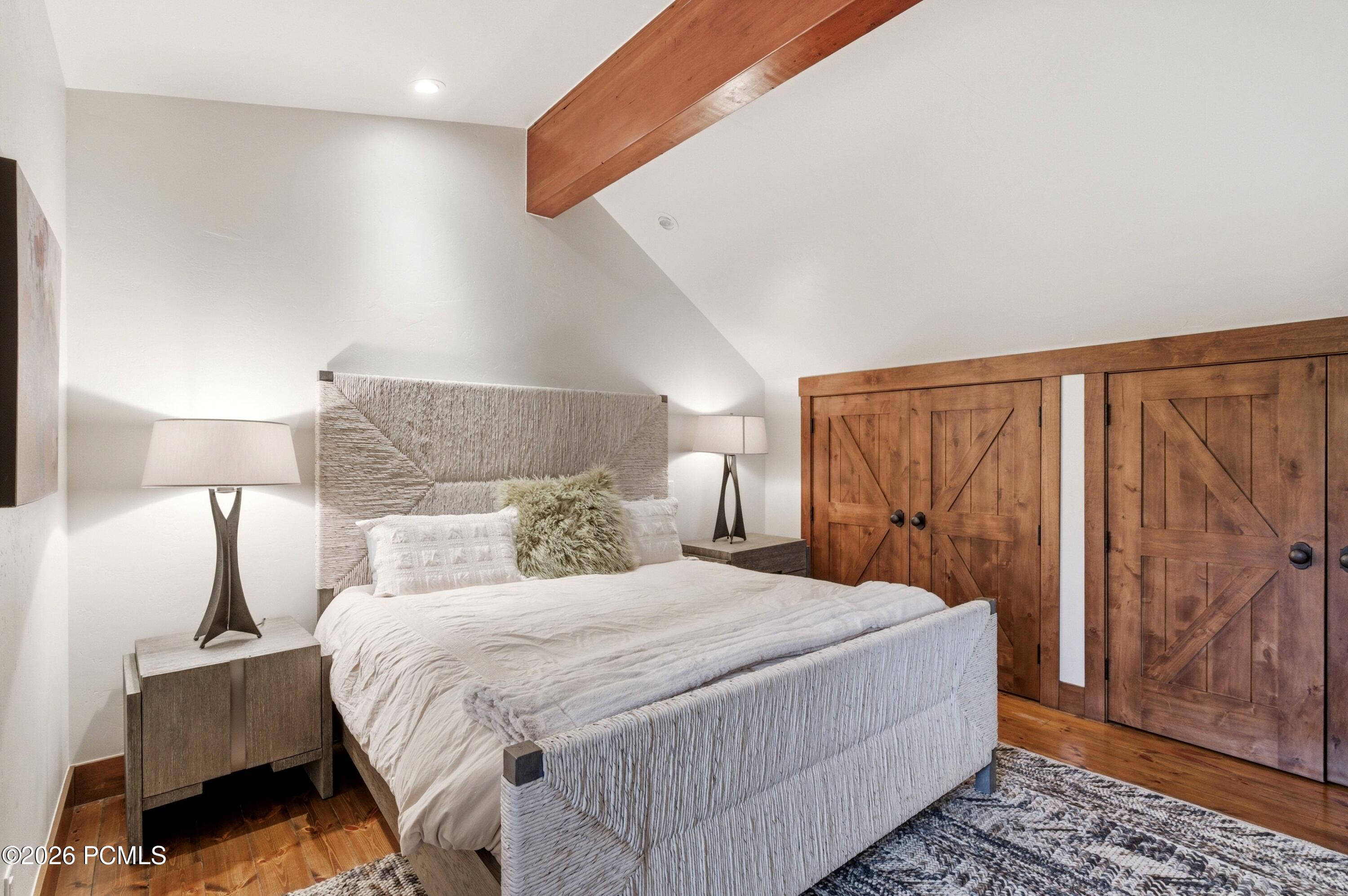1042 W Quarry Mountain Lane