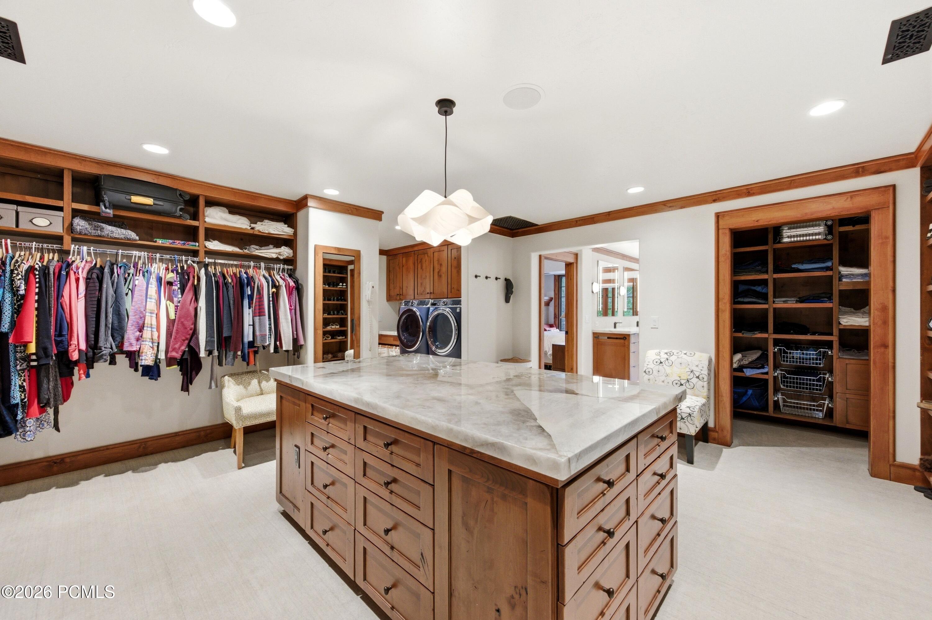 1042 W Quarry Mountain Lane