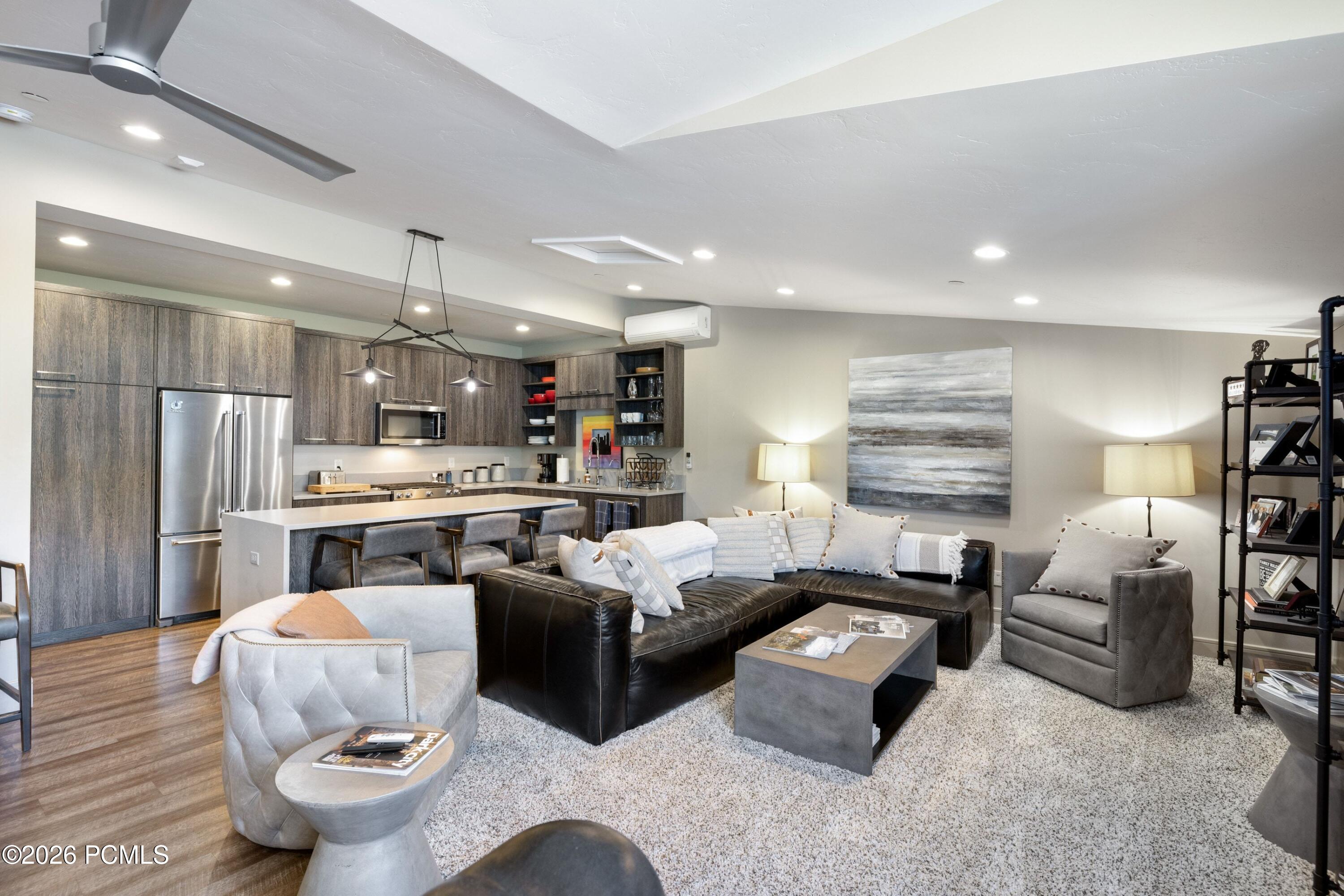 1200 W Lori Lane C15