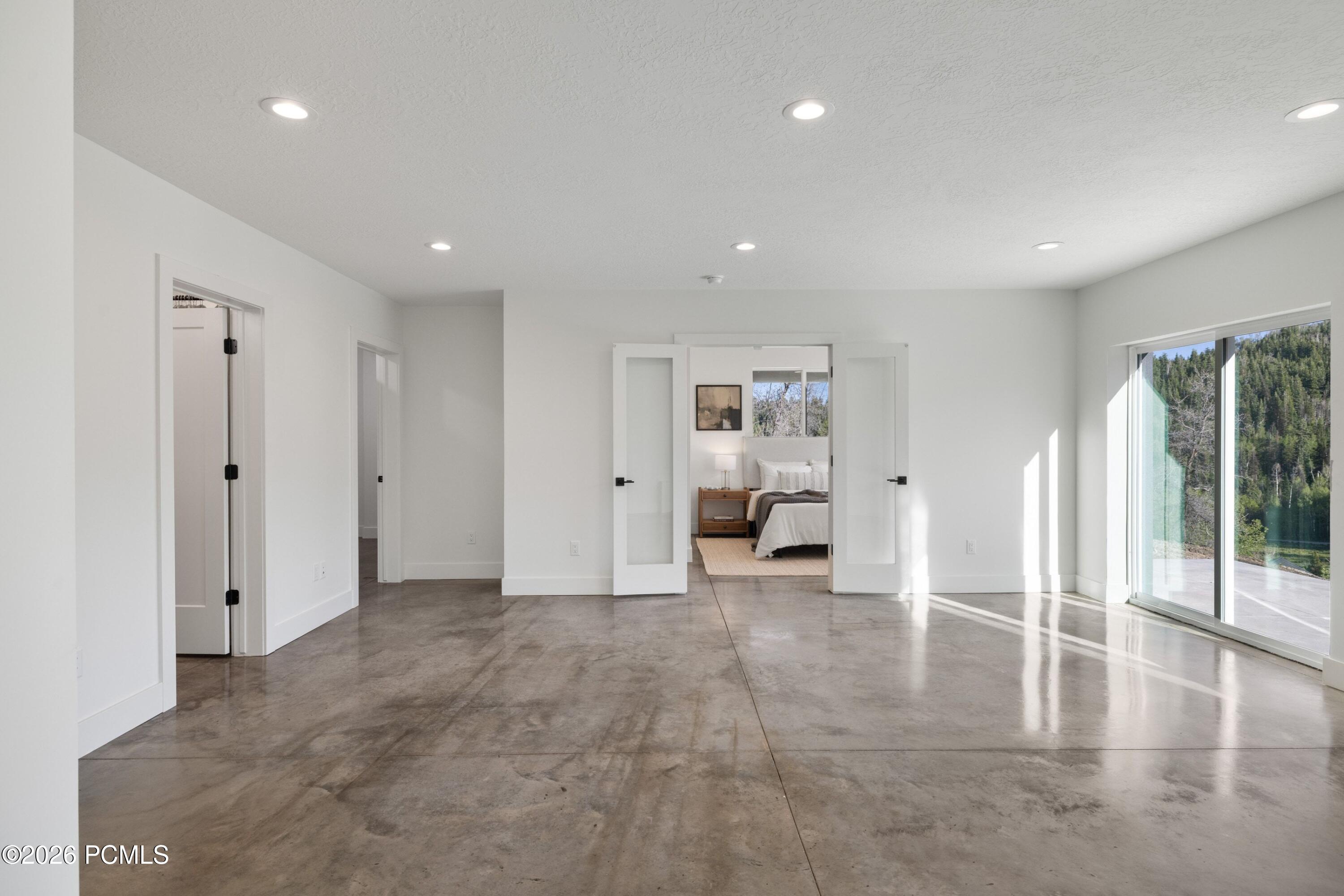 1065 W Beaver Circle