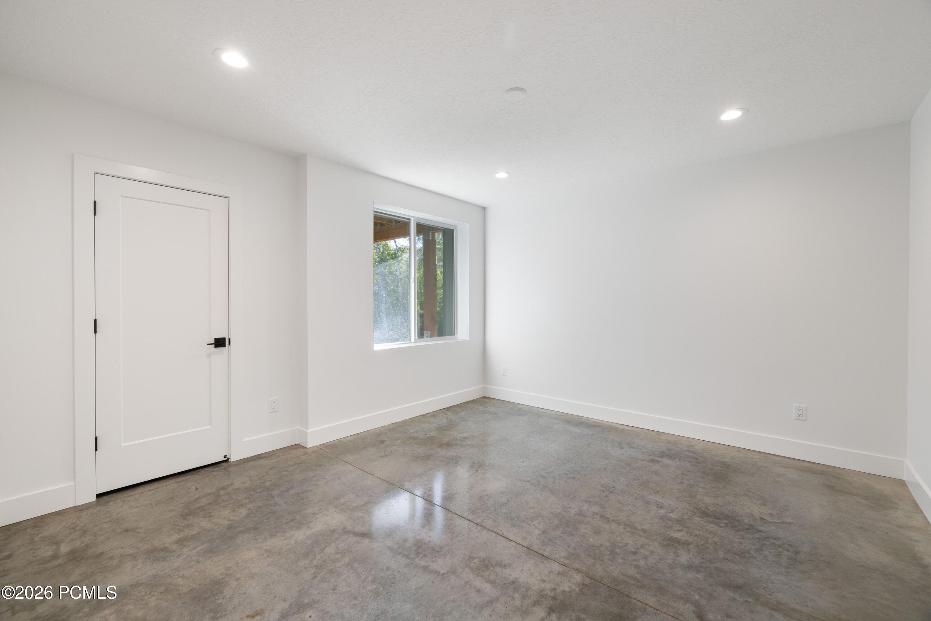 1065 W Beaver Circle