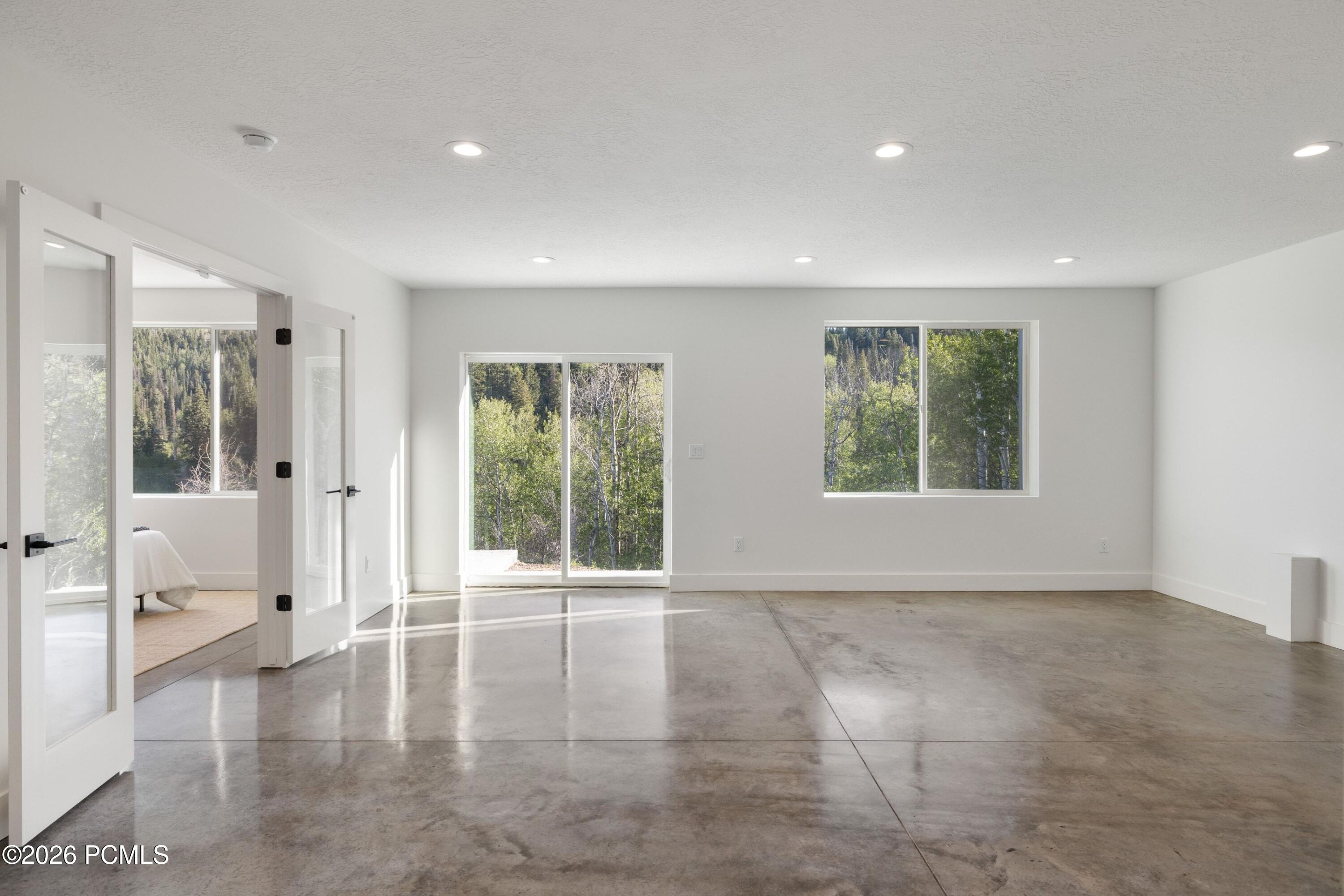 1065 W Beaver Circle