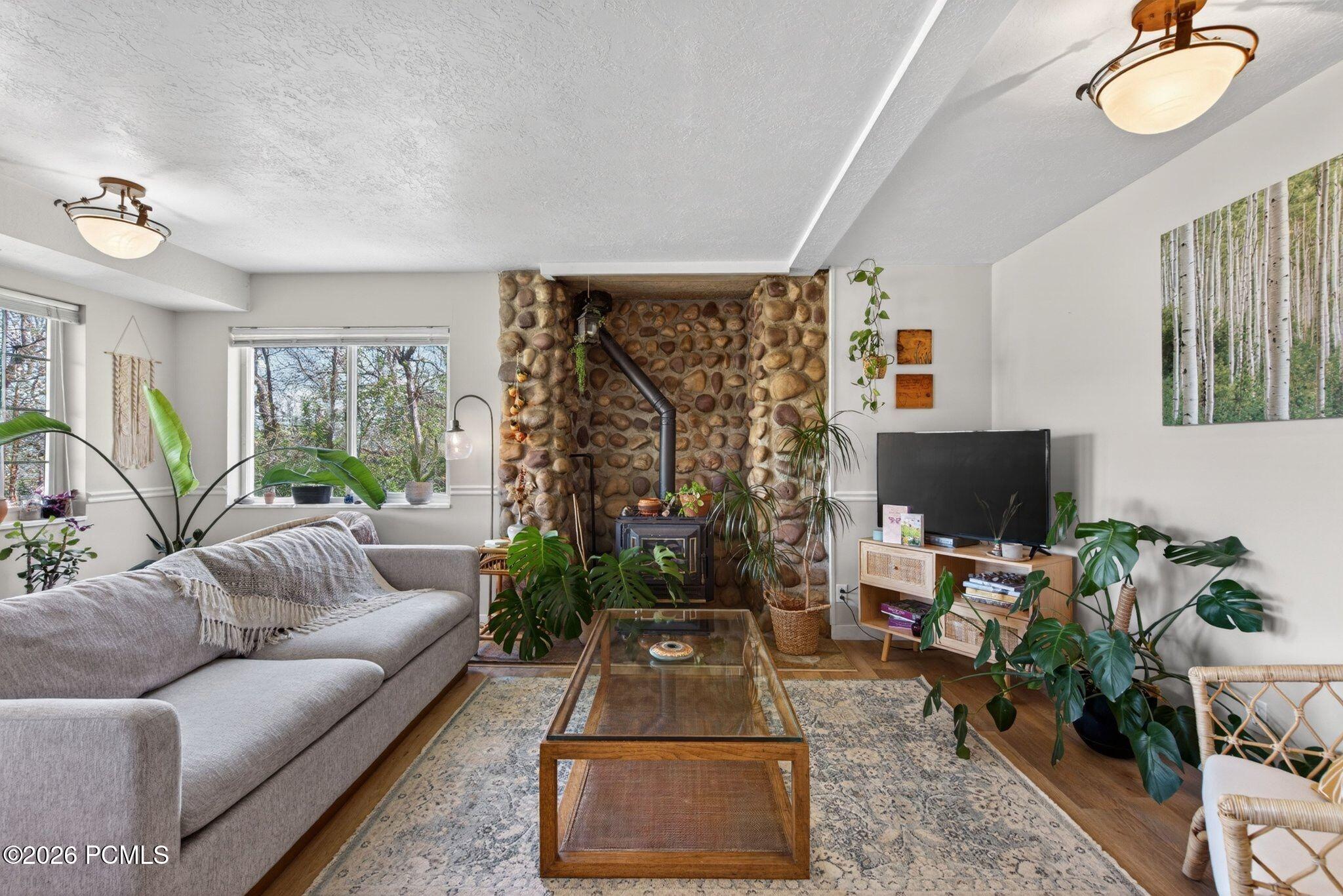 380 Luzern Road