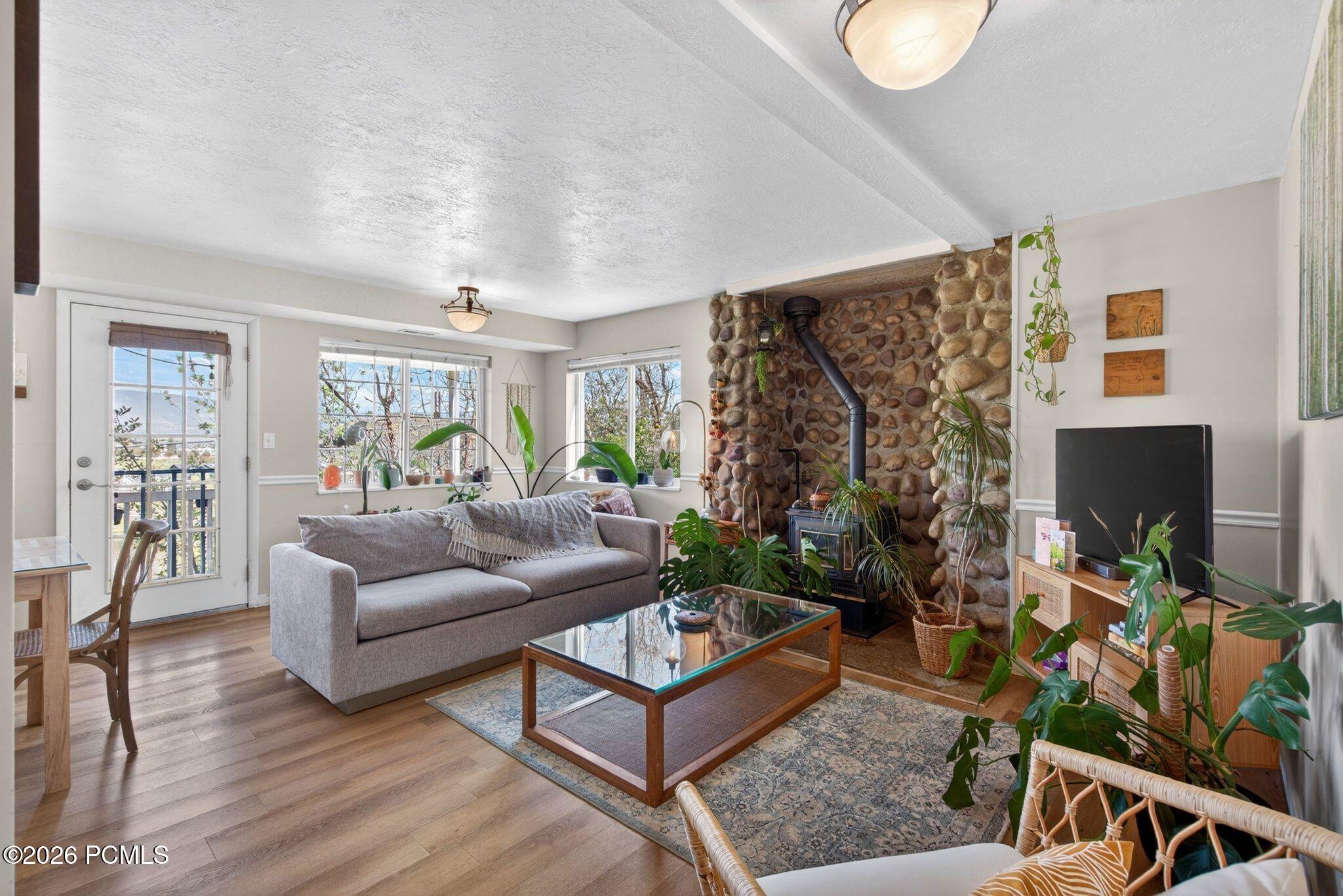 380 Luzern Road