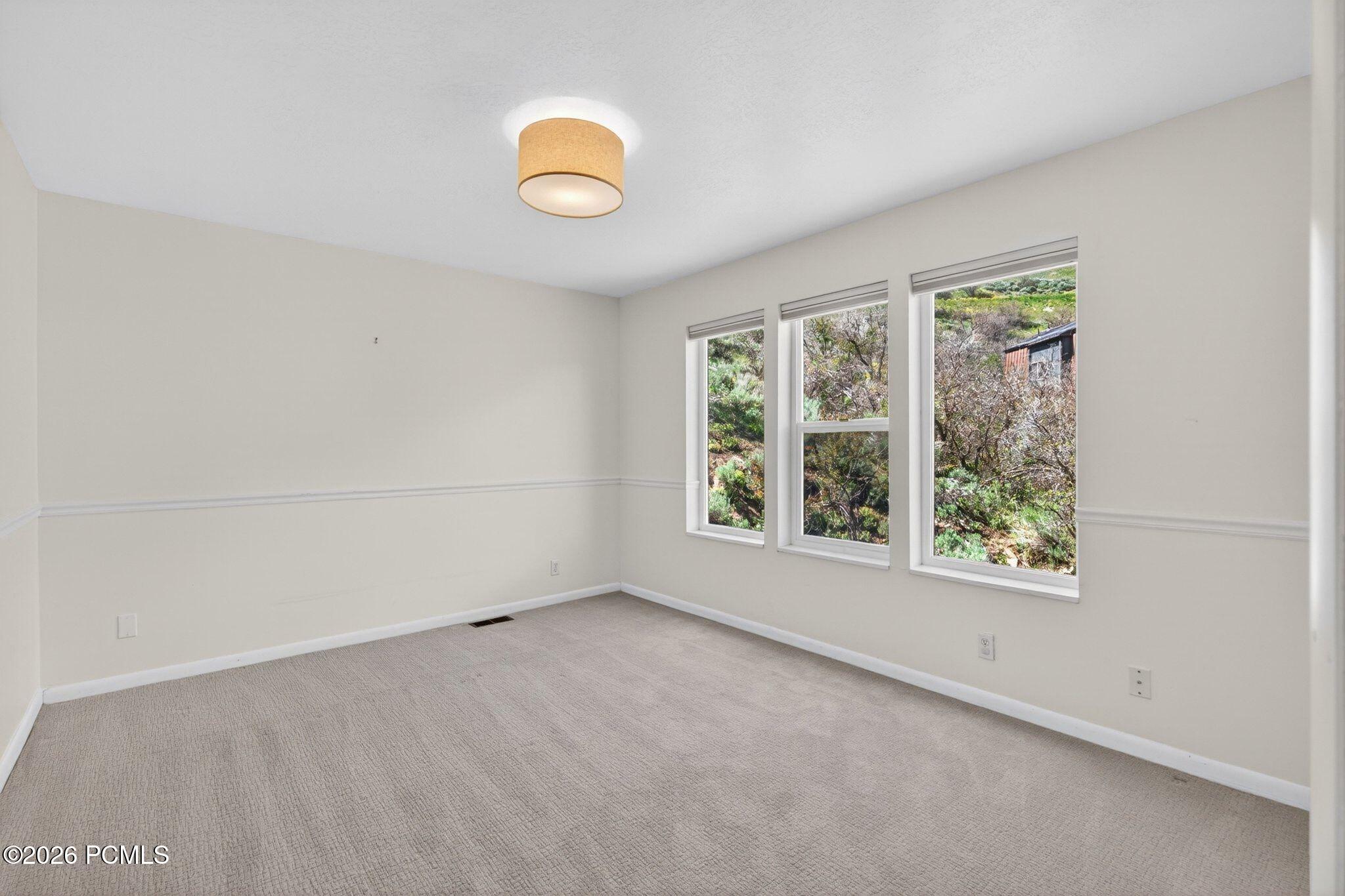 380 Luzern Road