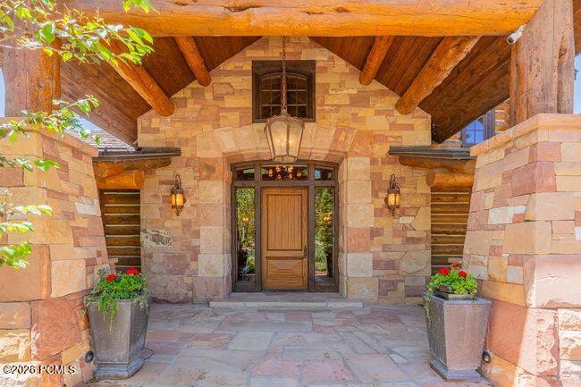1943 N Wolf Creek Ranch Road