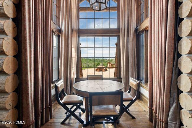 1943 N Wolf Creek Ranch Road