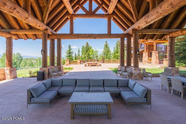1943 N Wolf Creek Ranch Road