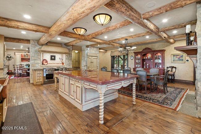 1943 N Wolf Creek Ranch Road