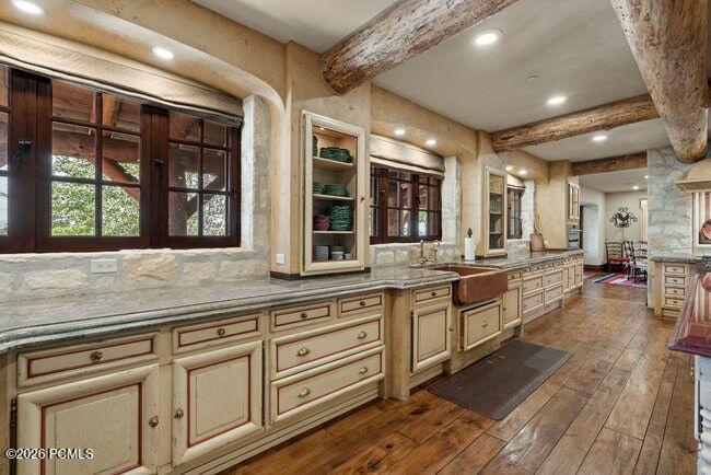 1943 N Wolf Creek Ranch Road