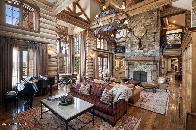 1943 N Wolf Creek Ranch Road